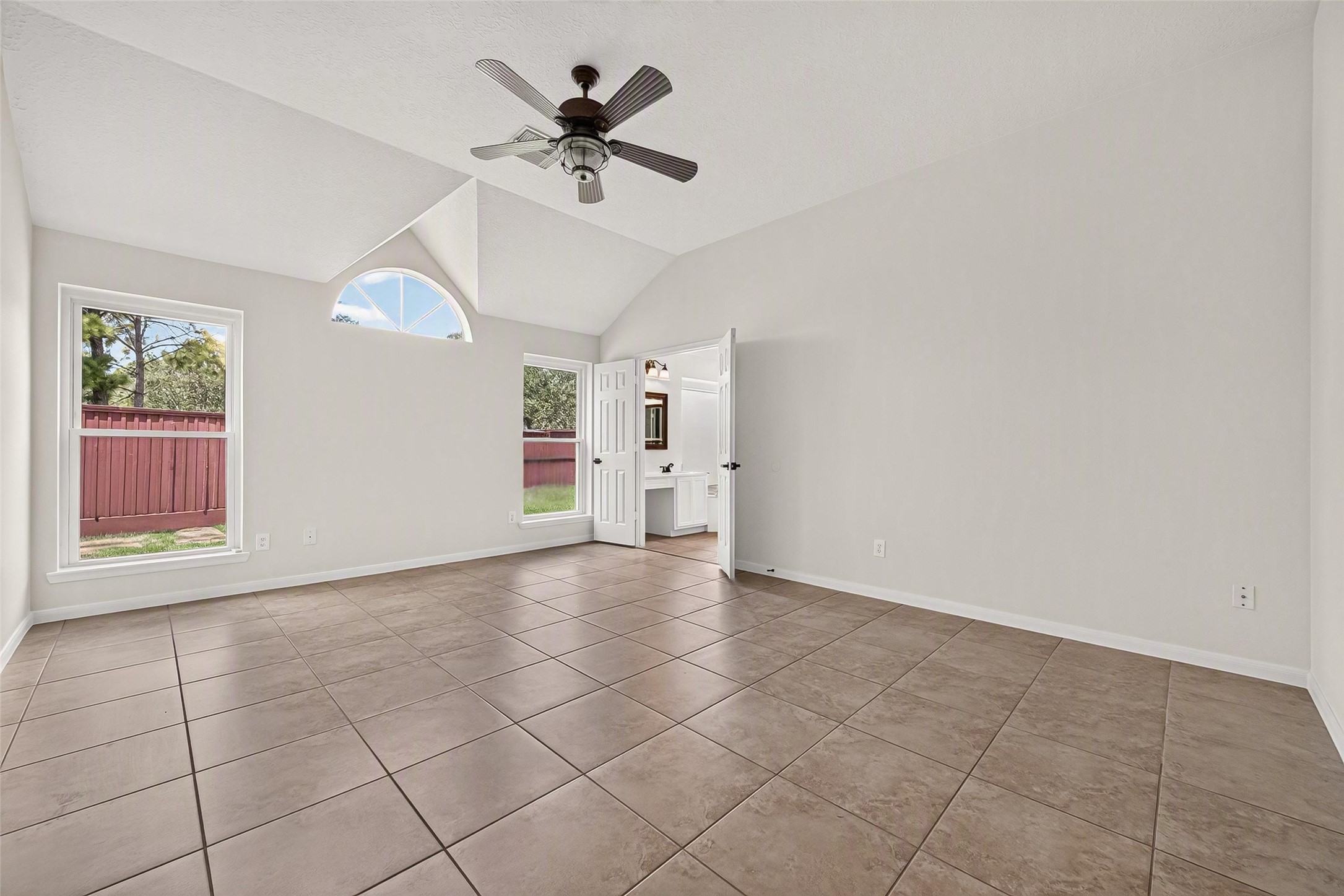 15418 Park Glen Drive Property Photo 24