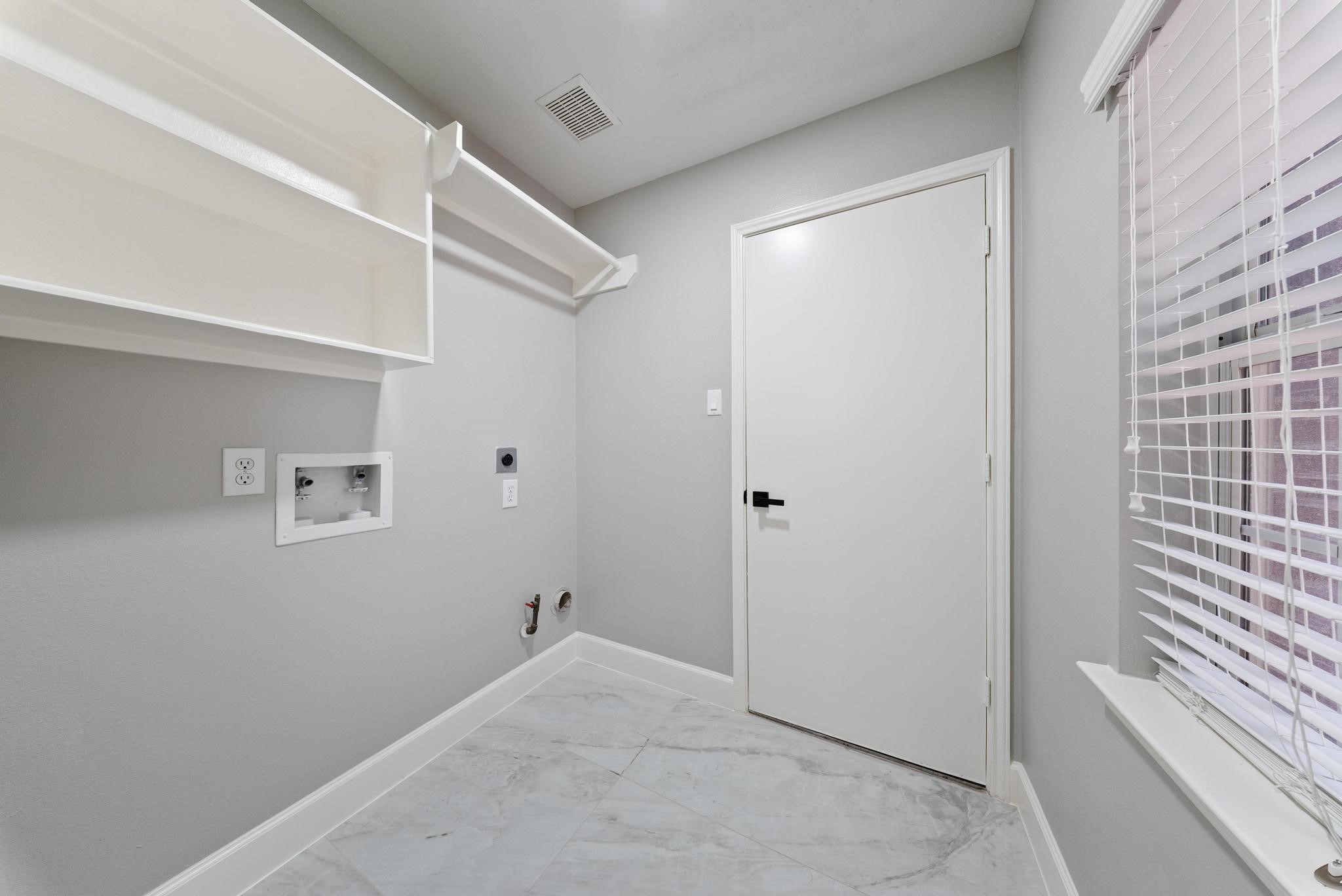 8311 Sierra Hill Court Property Photo 28