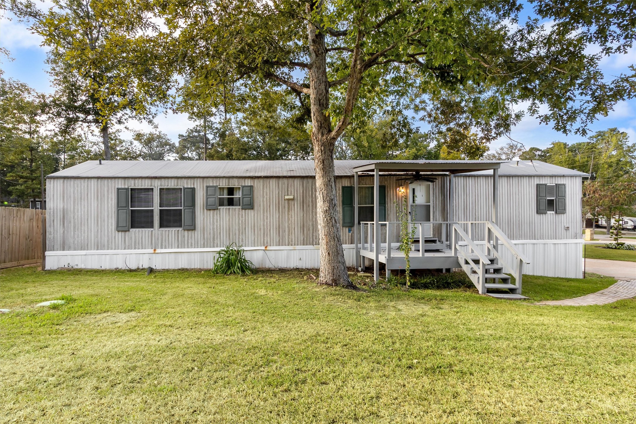 12607 Royal Green Drive Property Photo 1