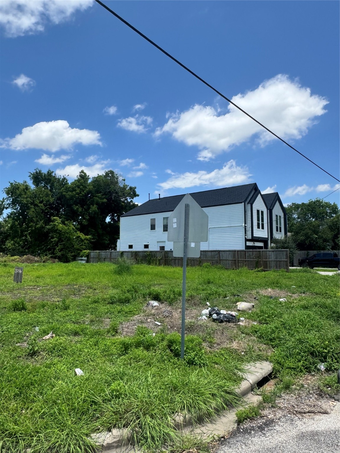 2519 Francis Street Property Photo 4