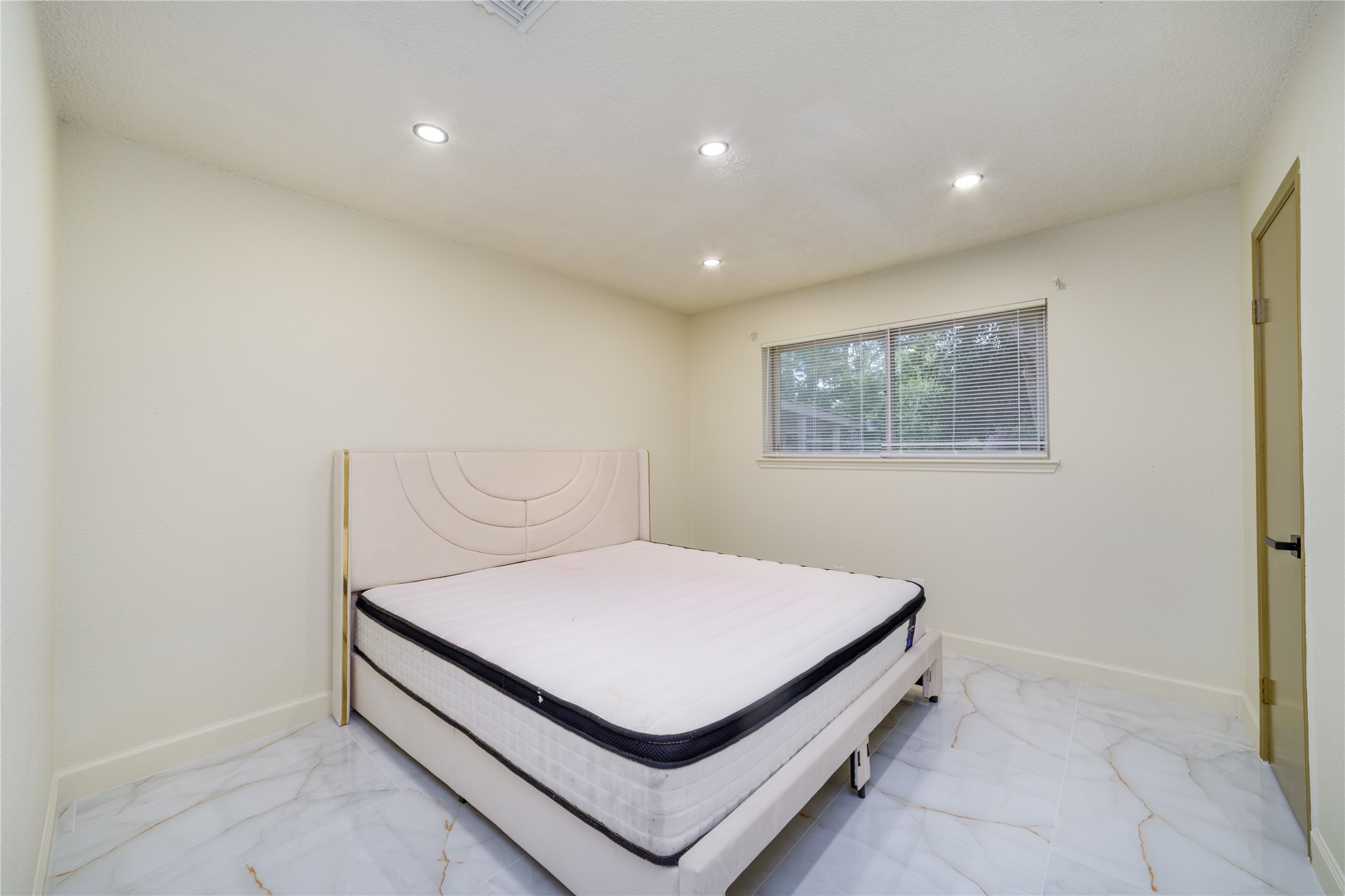 23230 Canyon Lake Drive Property Photo 27