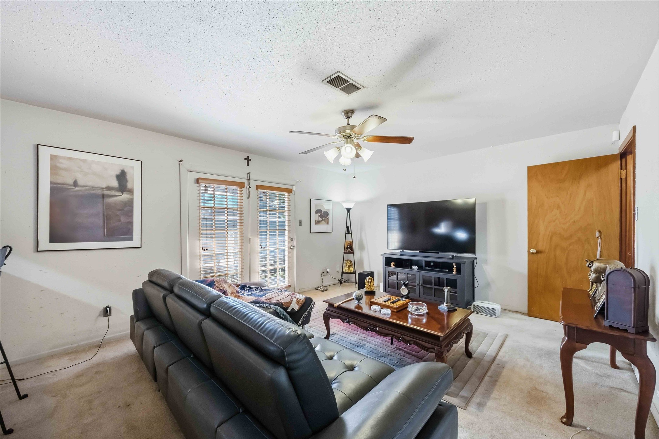 6202 Crane Street Property Photo 6