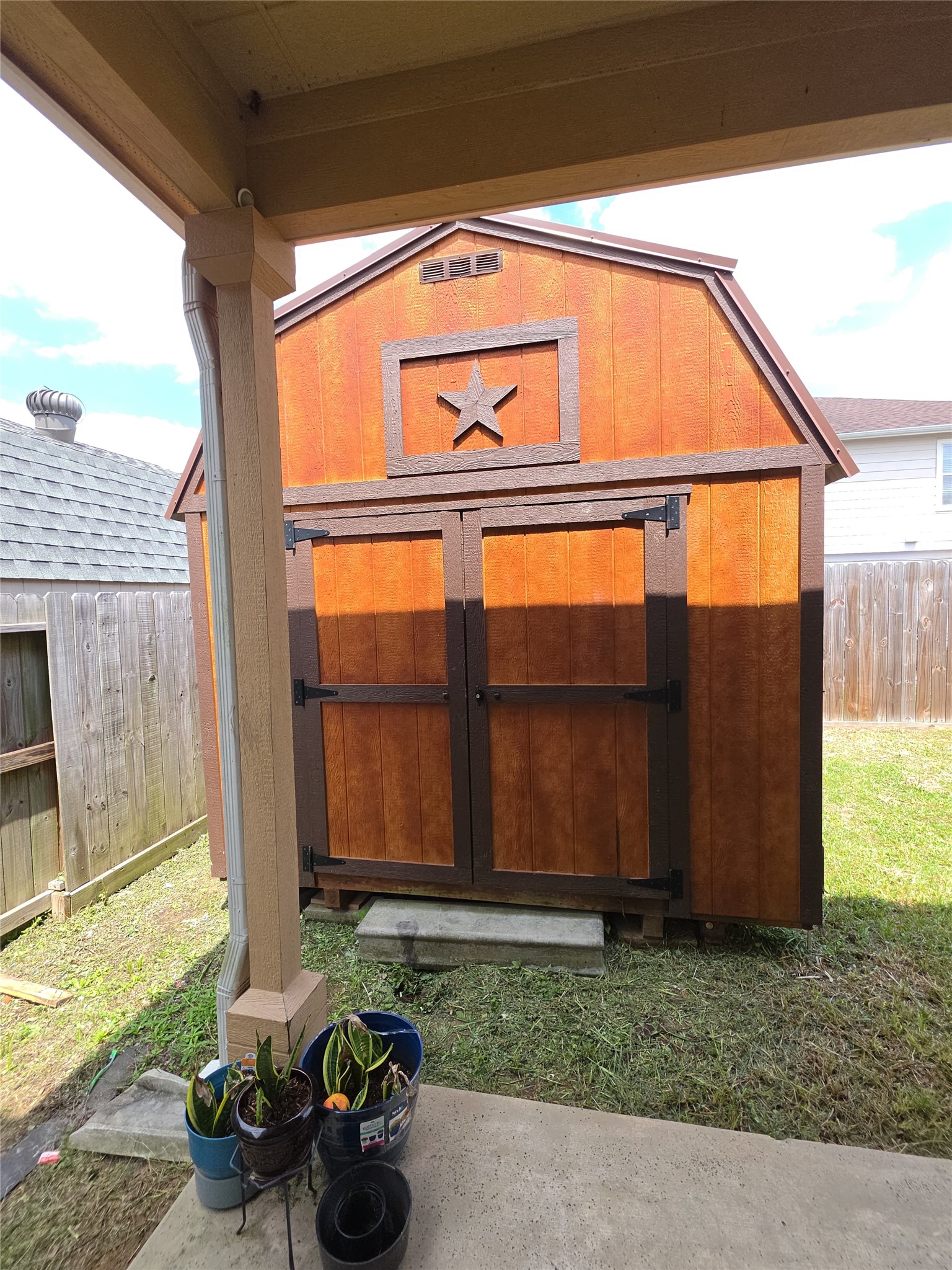 21218 Wickton Lane Property Photo 8