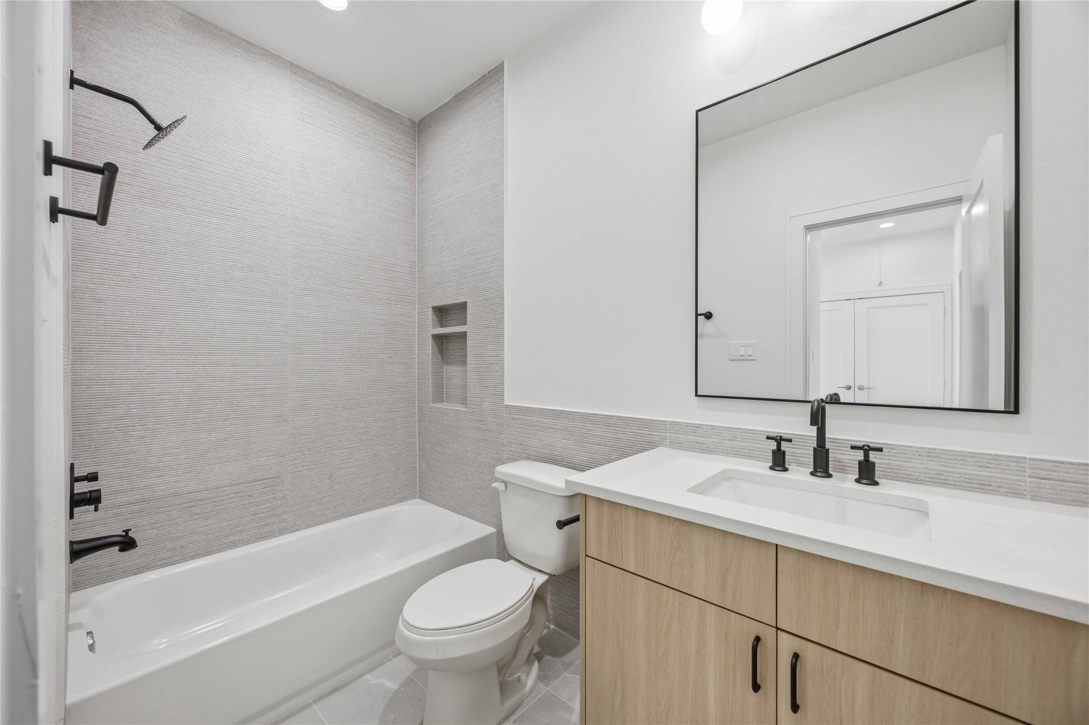 8019 Grandview Street B Property Photo 25