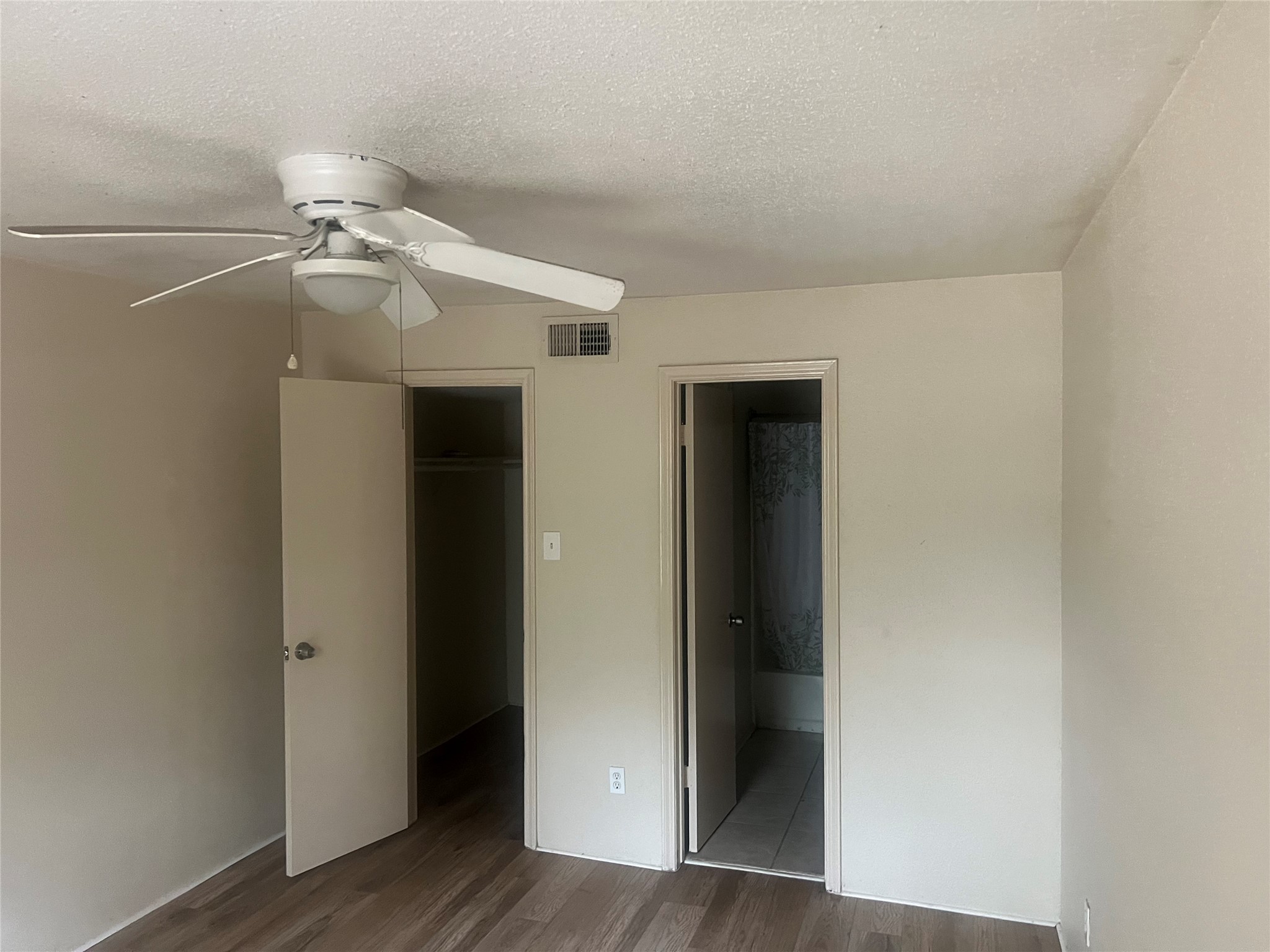 10737 Braes Bend Drive Property Photo 2