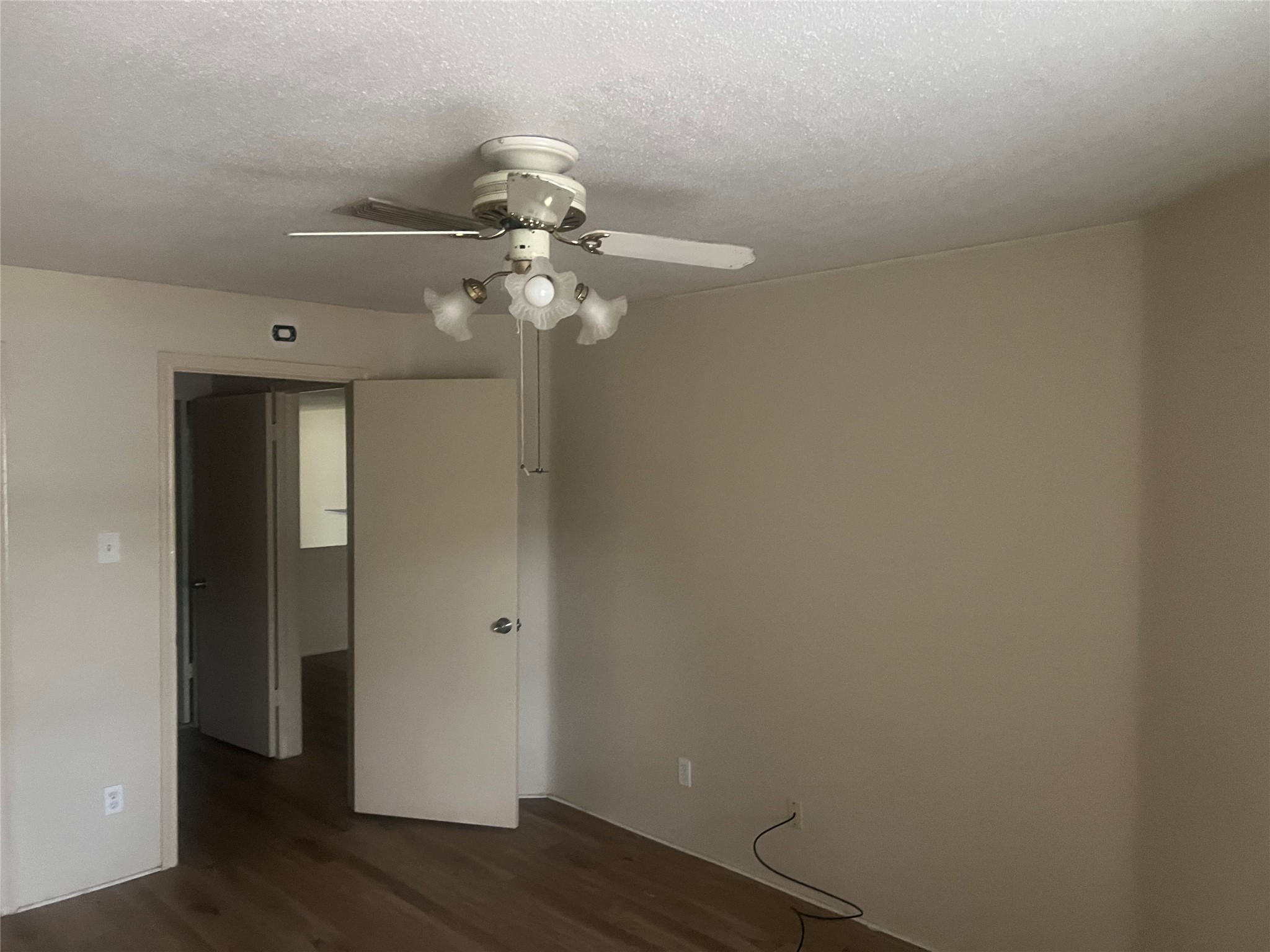 10737 Braes Bend Drive Property Photo 3