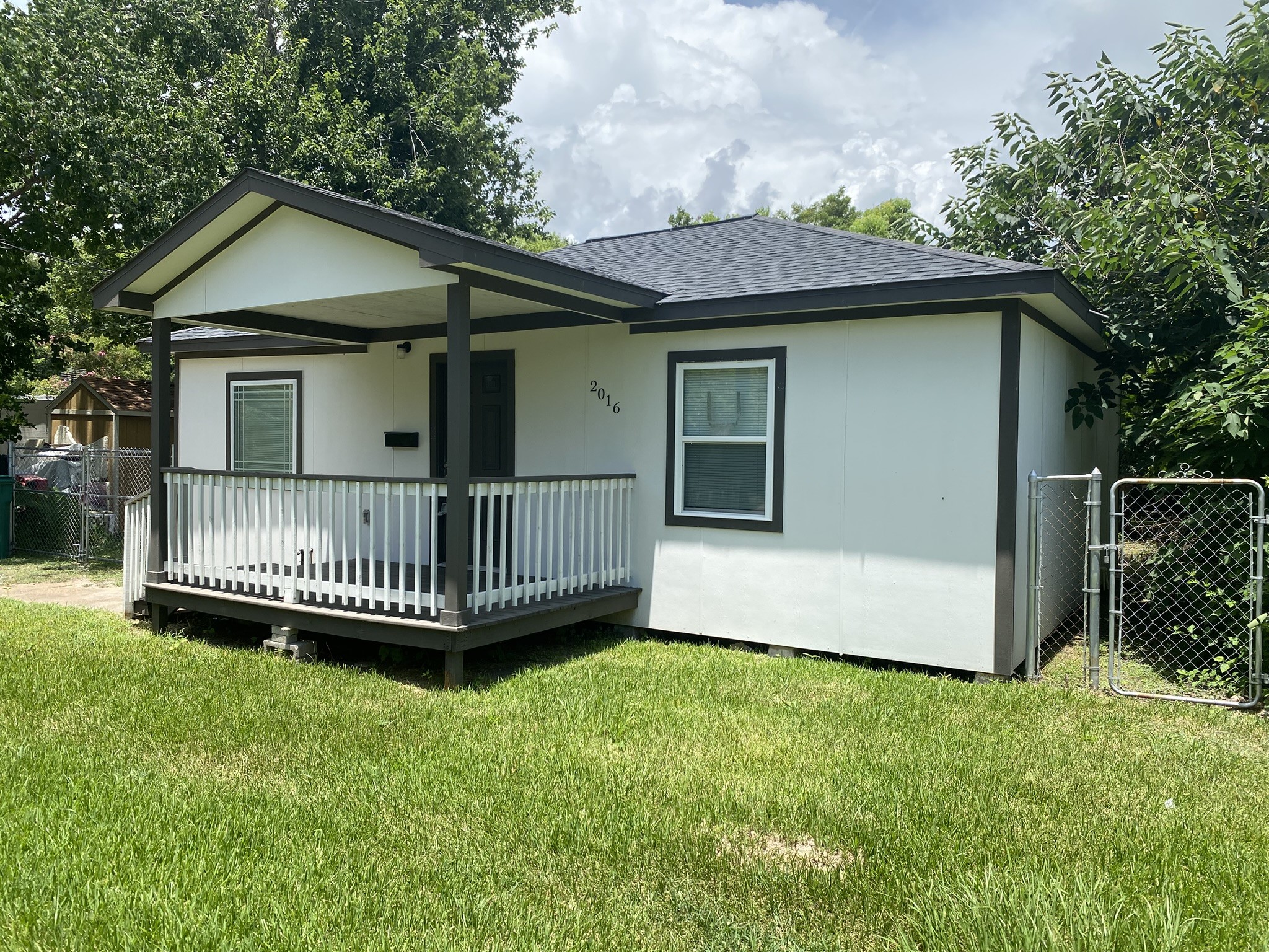 2016 Magnolia Drive Property Photo 3