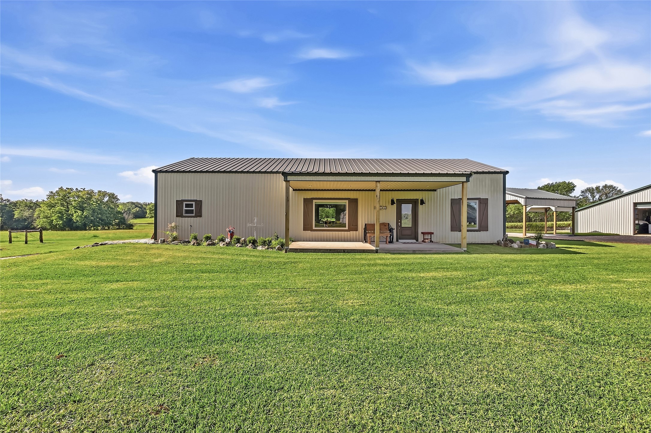 11082 Us Highway 75 S Property Photo 1