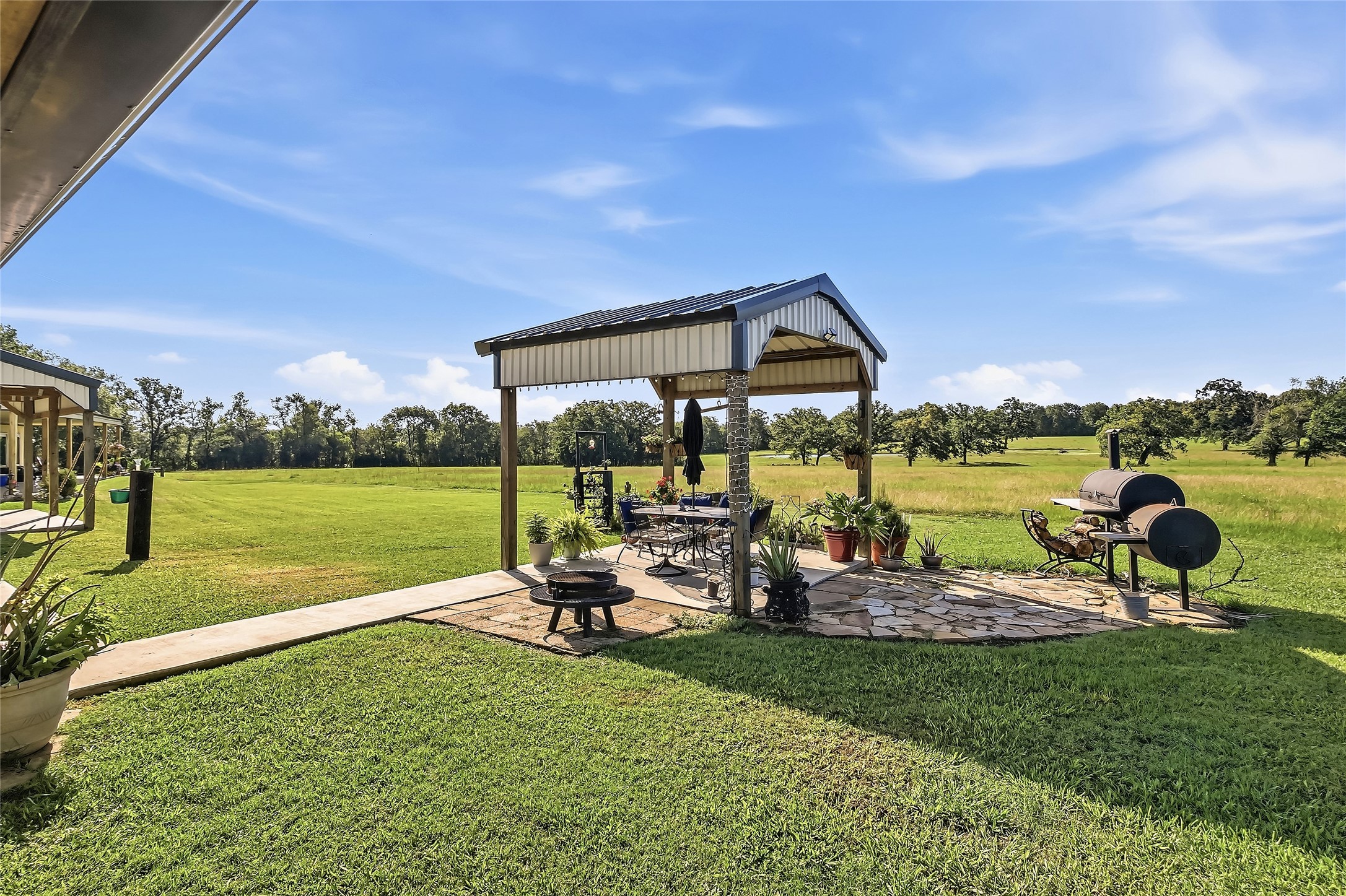 11082 Us Highway 75 S Property Photo 32