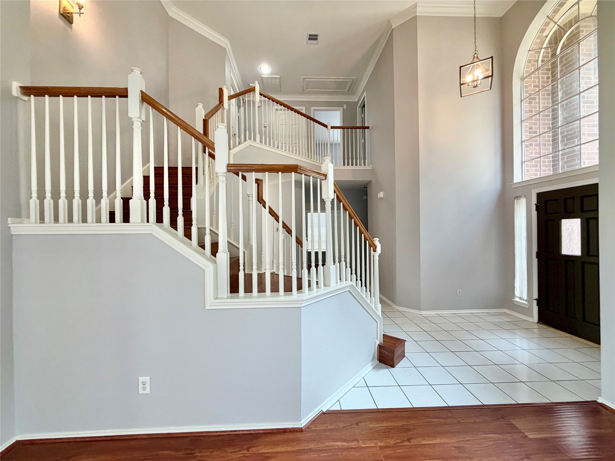 4614 Forest Home Drive Property Photo 4