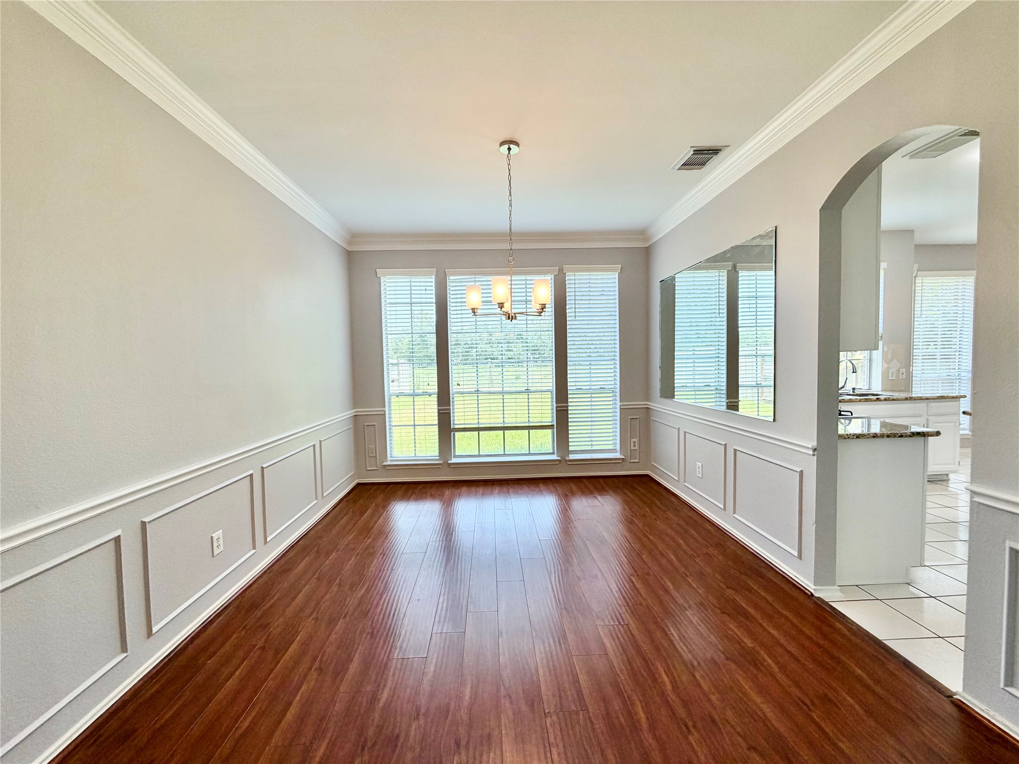 4614 Forest Home Drive Property Photo 6