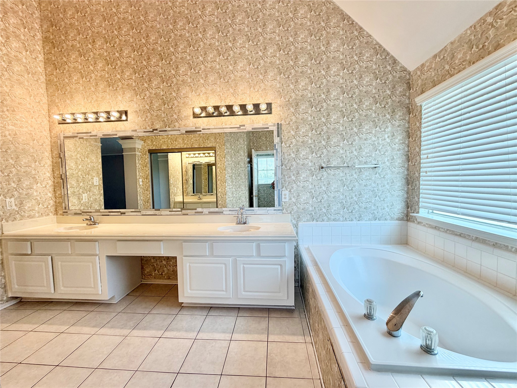 4614 Forest Home Drive Property Photo 21