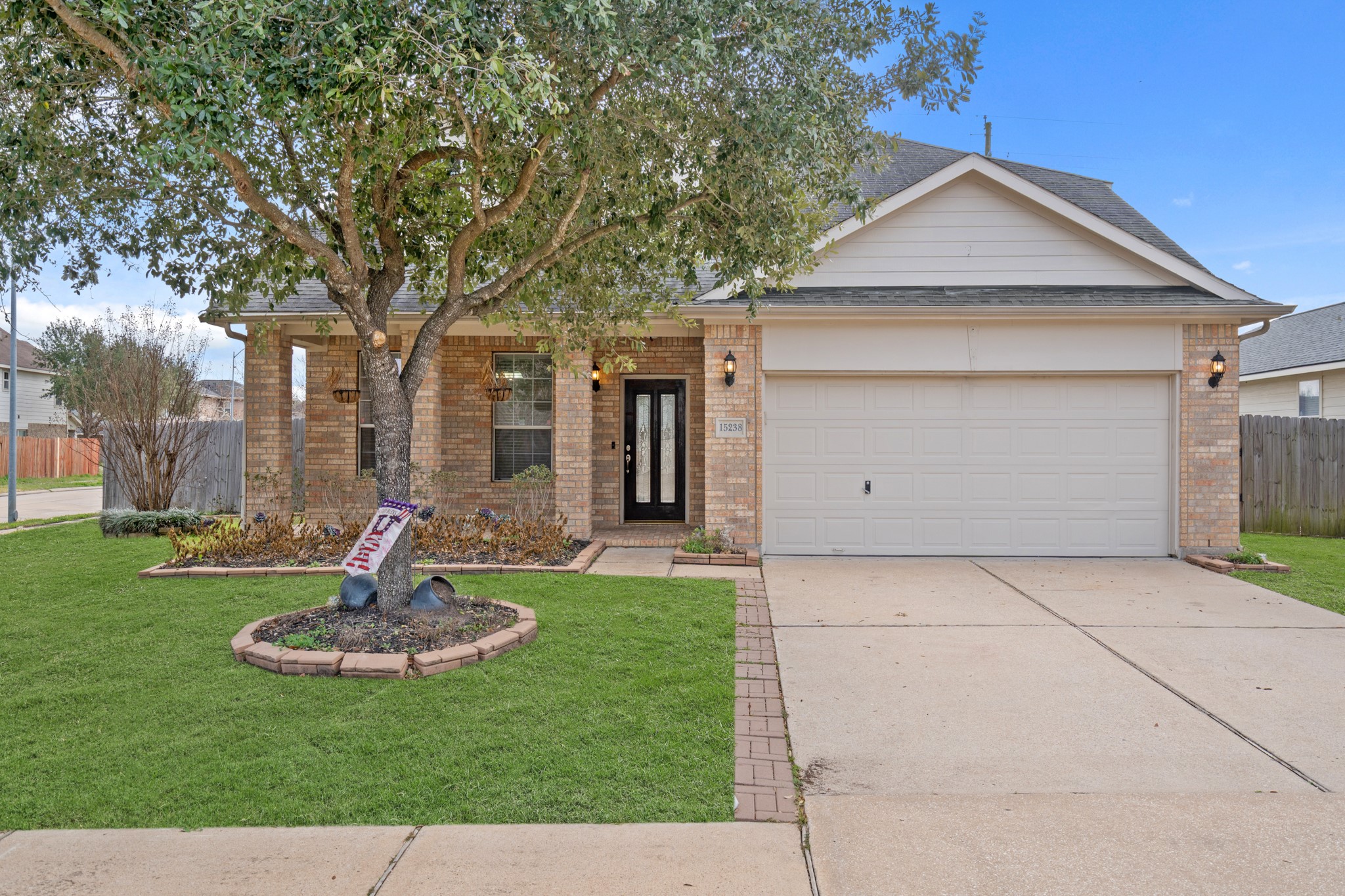 15238 Olmstead Park Drive Property Photo 1