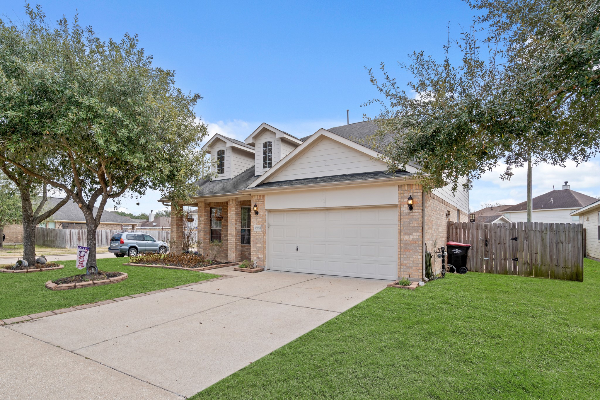 15238 Olmstead Park Drive Property Photo 2