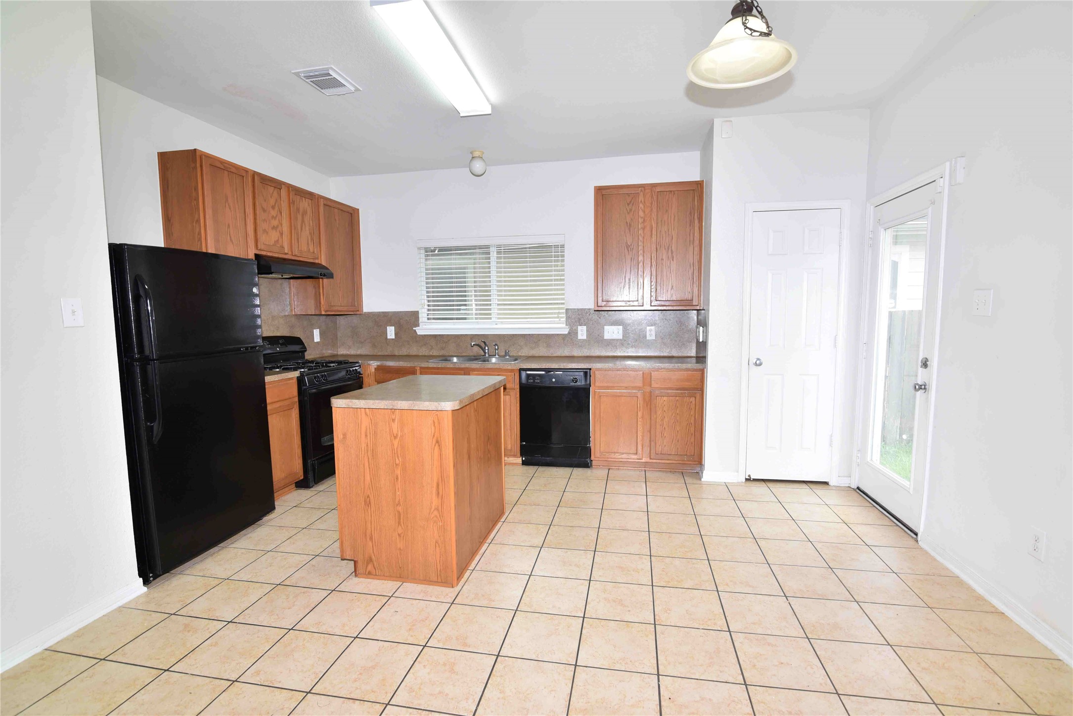 11912 Prior Park Drive Property Photo 3