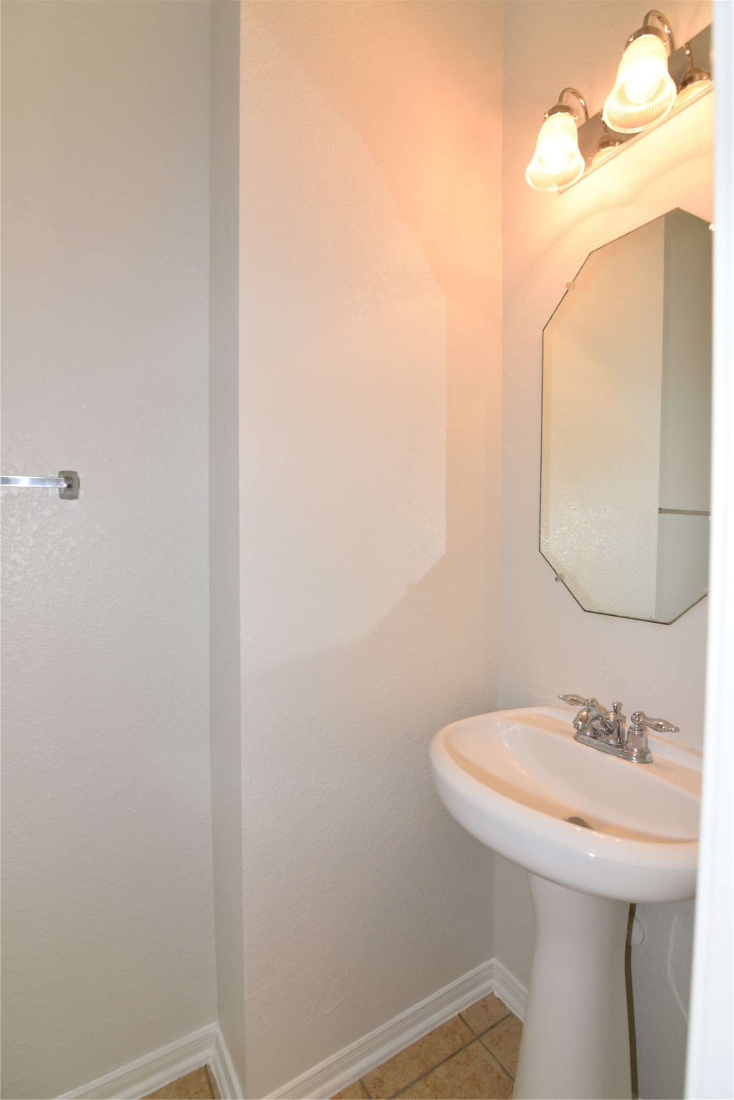 11912 Prior Park Drive Property Photo 5