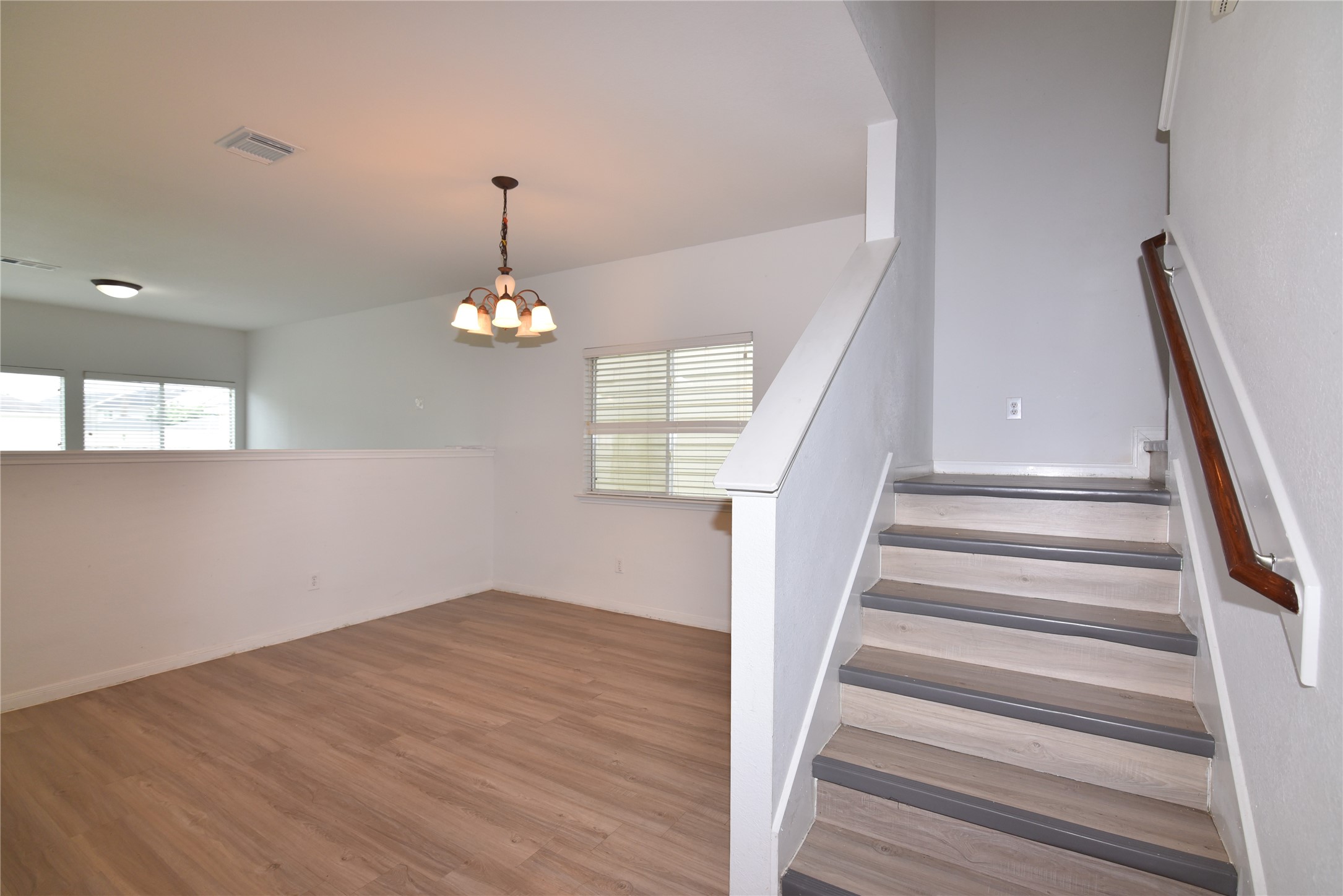 11912 Prior Park Drive Property Photo 8