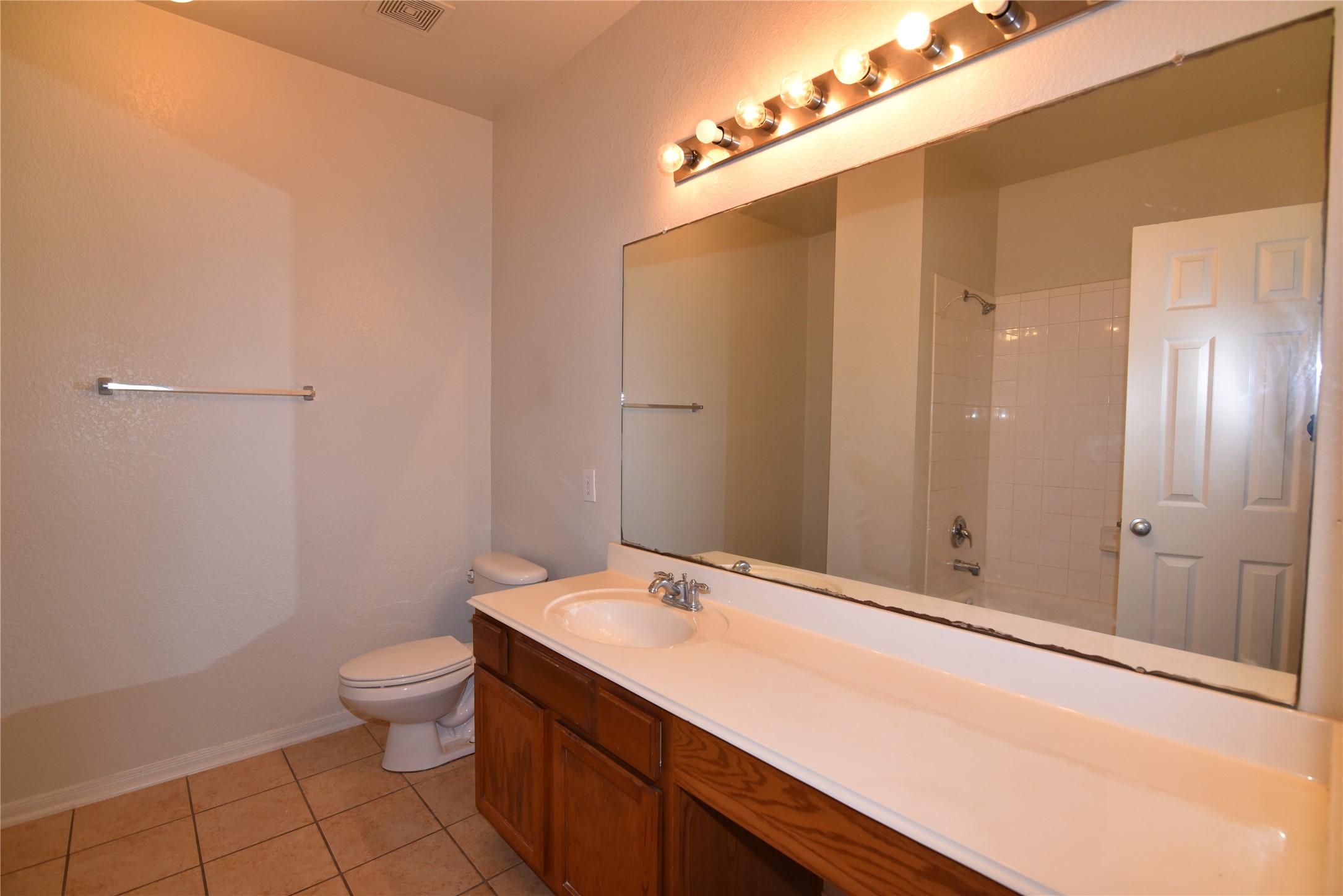 11912 Prior Park Drive Property Photo 11
