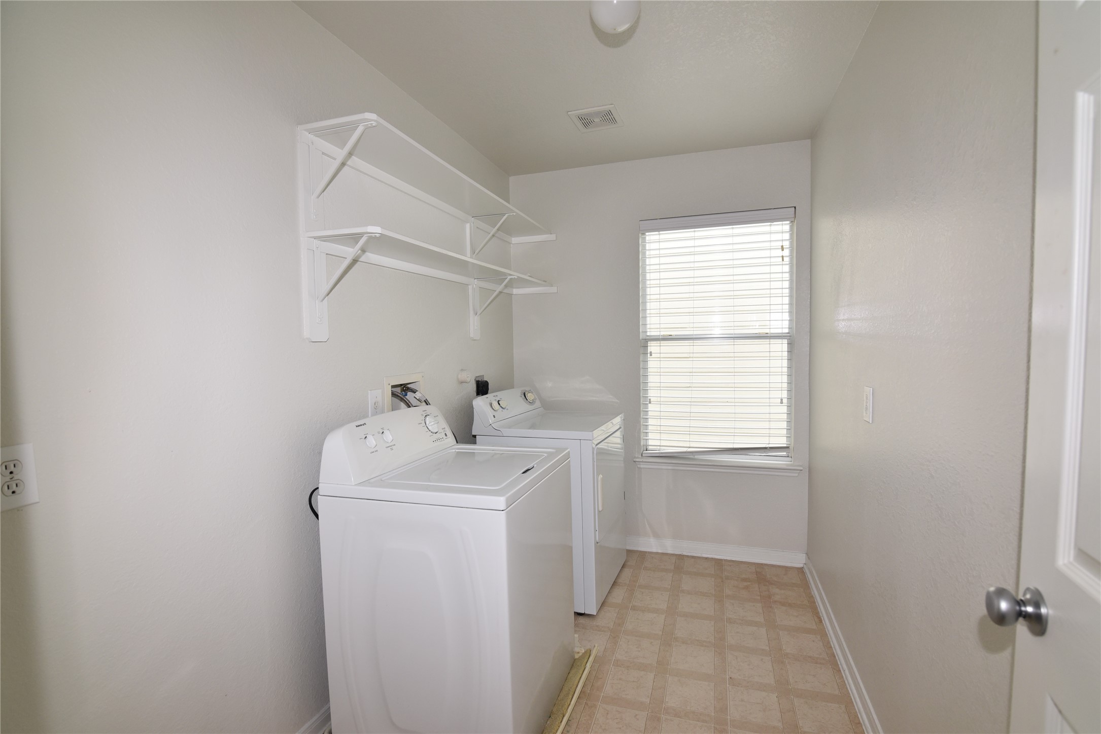 11912 Prior Park Drive Property Photo 14