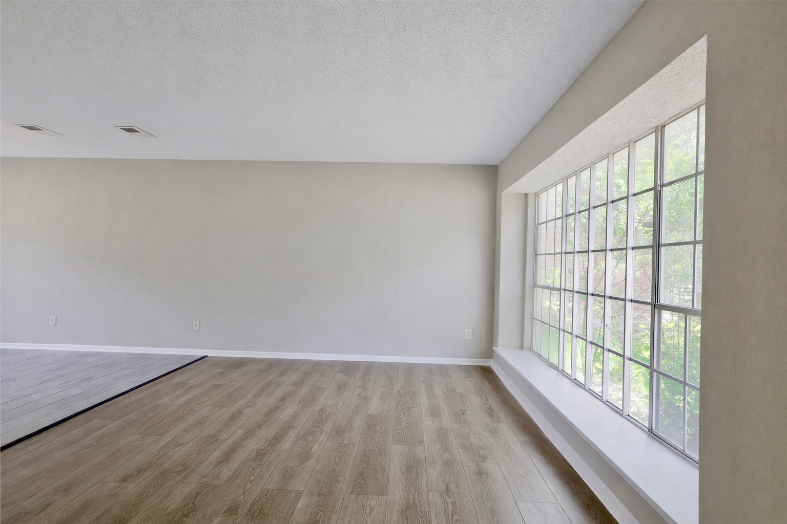 15918 Pinyon Creek Drive Property Photo 4