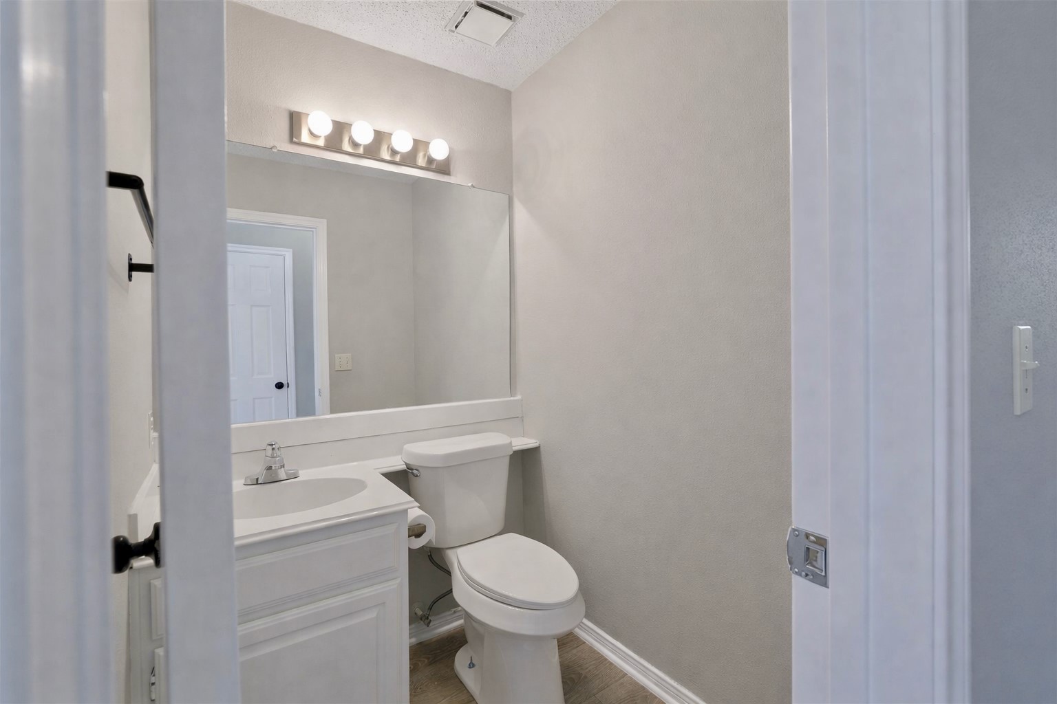 15918 Pinyon Creek Drive Property Photo 8