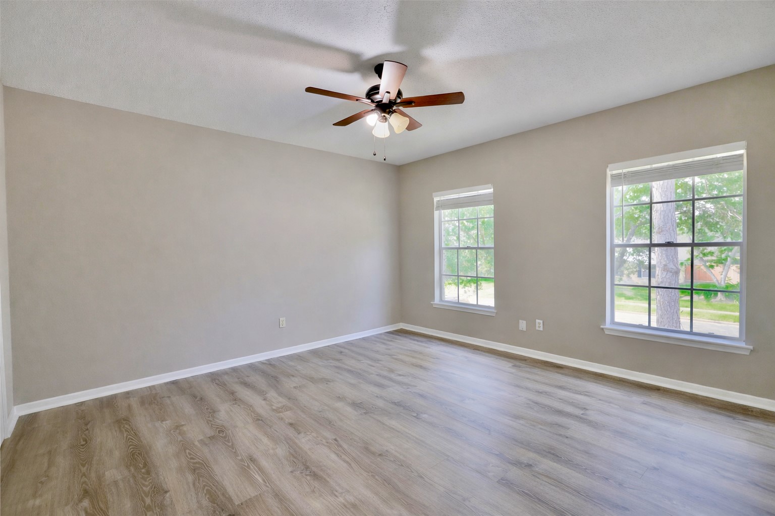 15918 Pinyon Creek Drive Property Photo 17