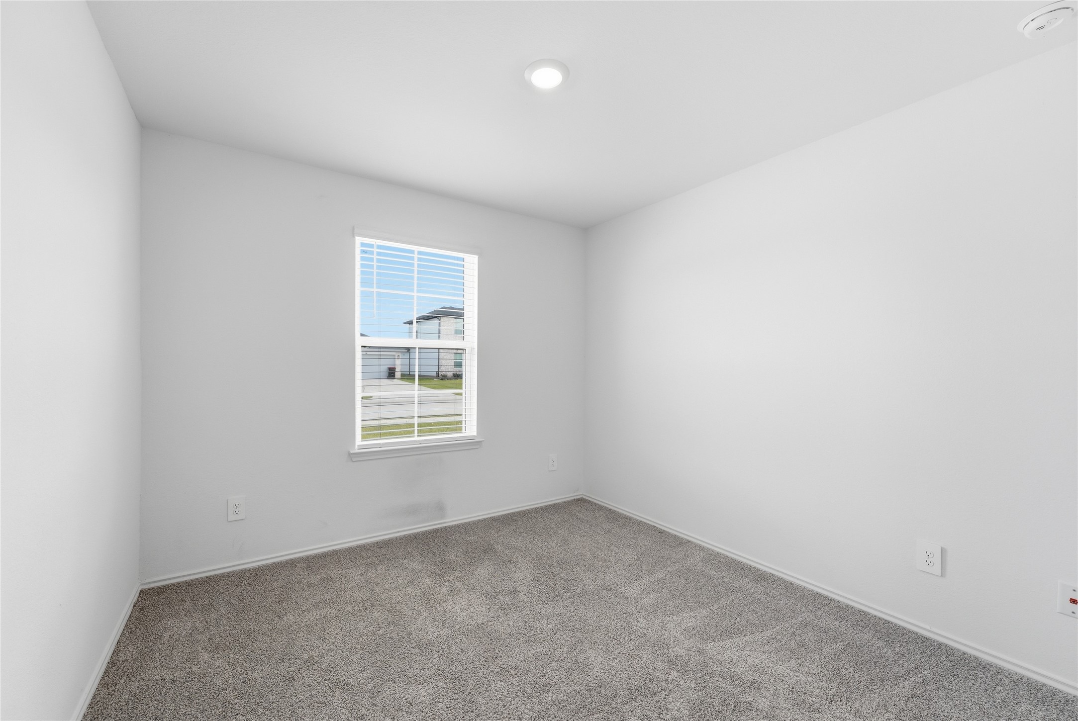 31323 Heddington Lane Property Photo 4
