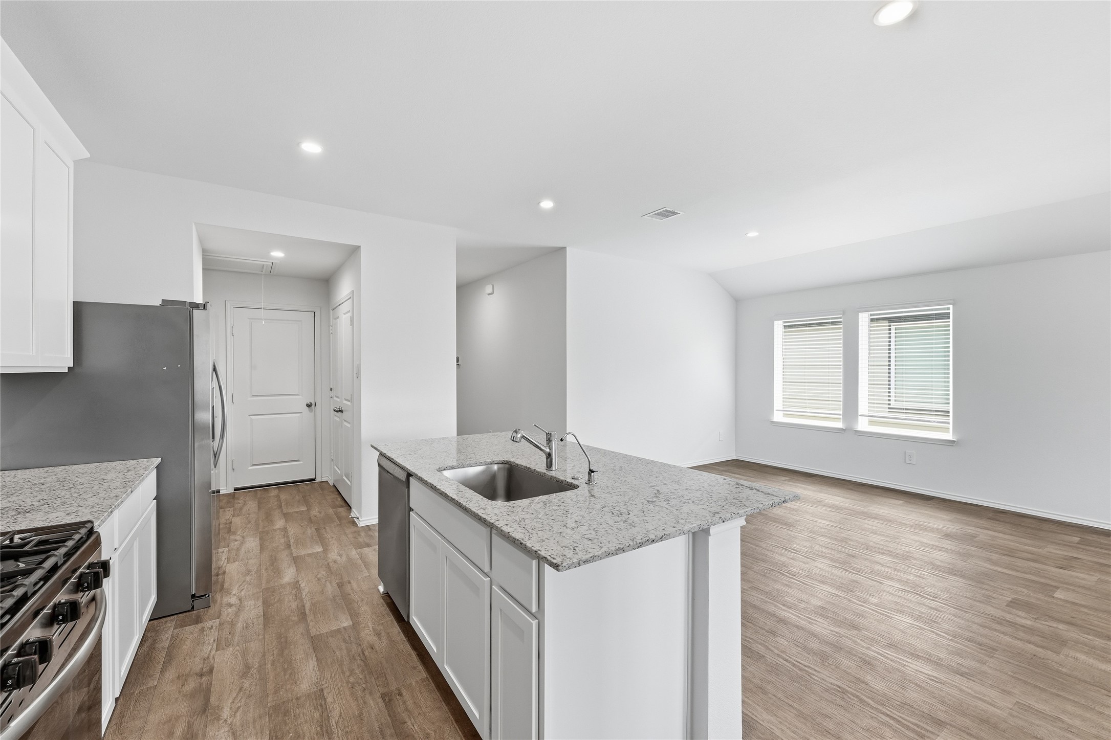 31323 Heddington Lane Property Photo 11