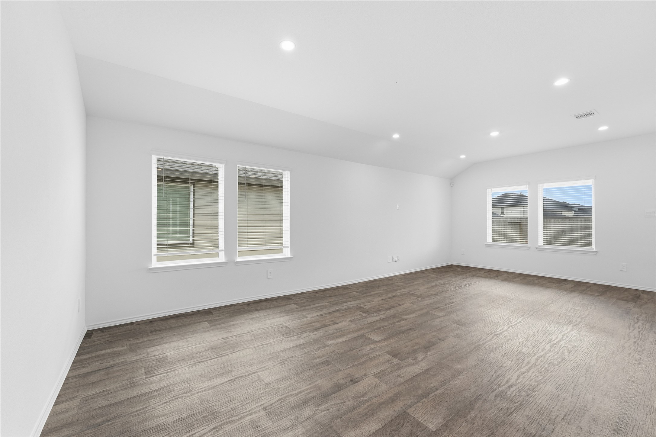 31323 Heddington Lane Property Photo 12