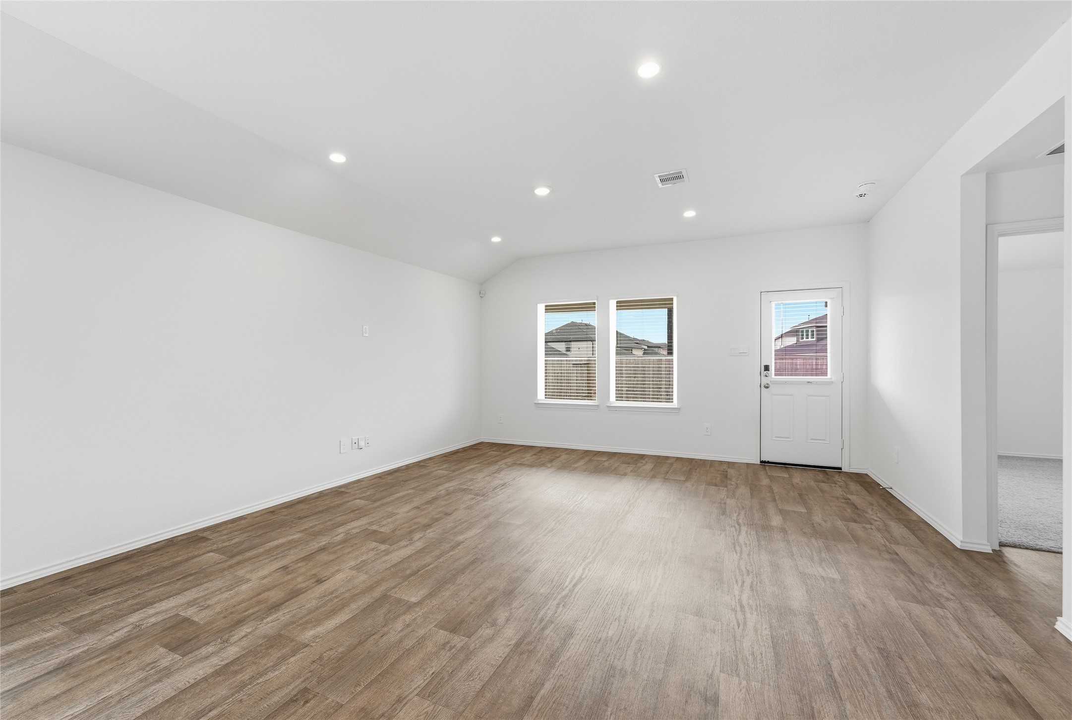 31323 Heddington Lane Property Photo 13