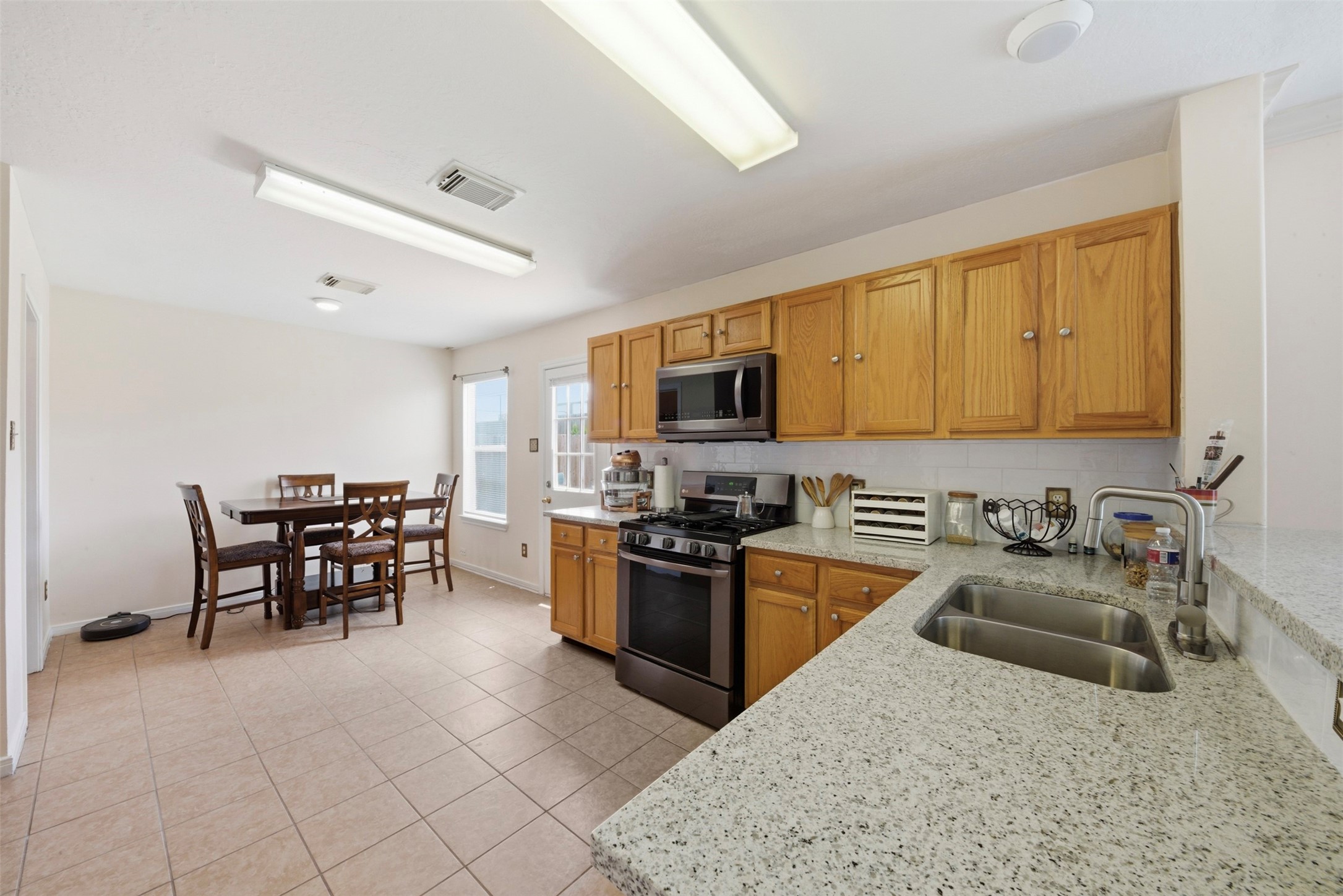 14607 Alanna Lagoon Court Property Photo 9