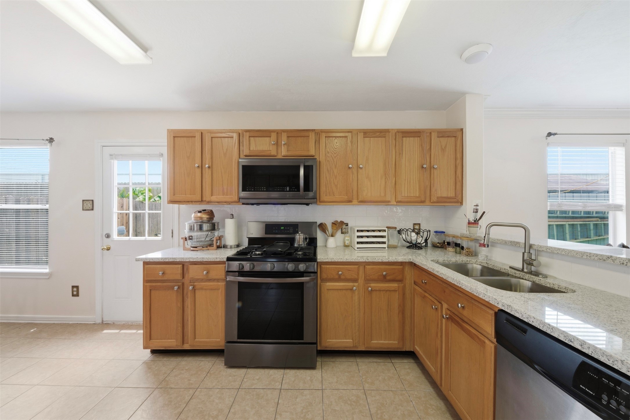 14607 Alanna Lagoon Court Property Photo 10