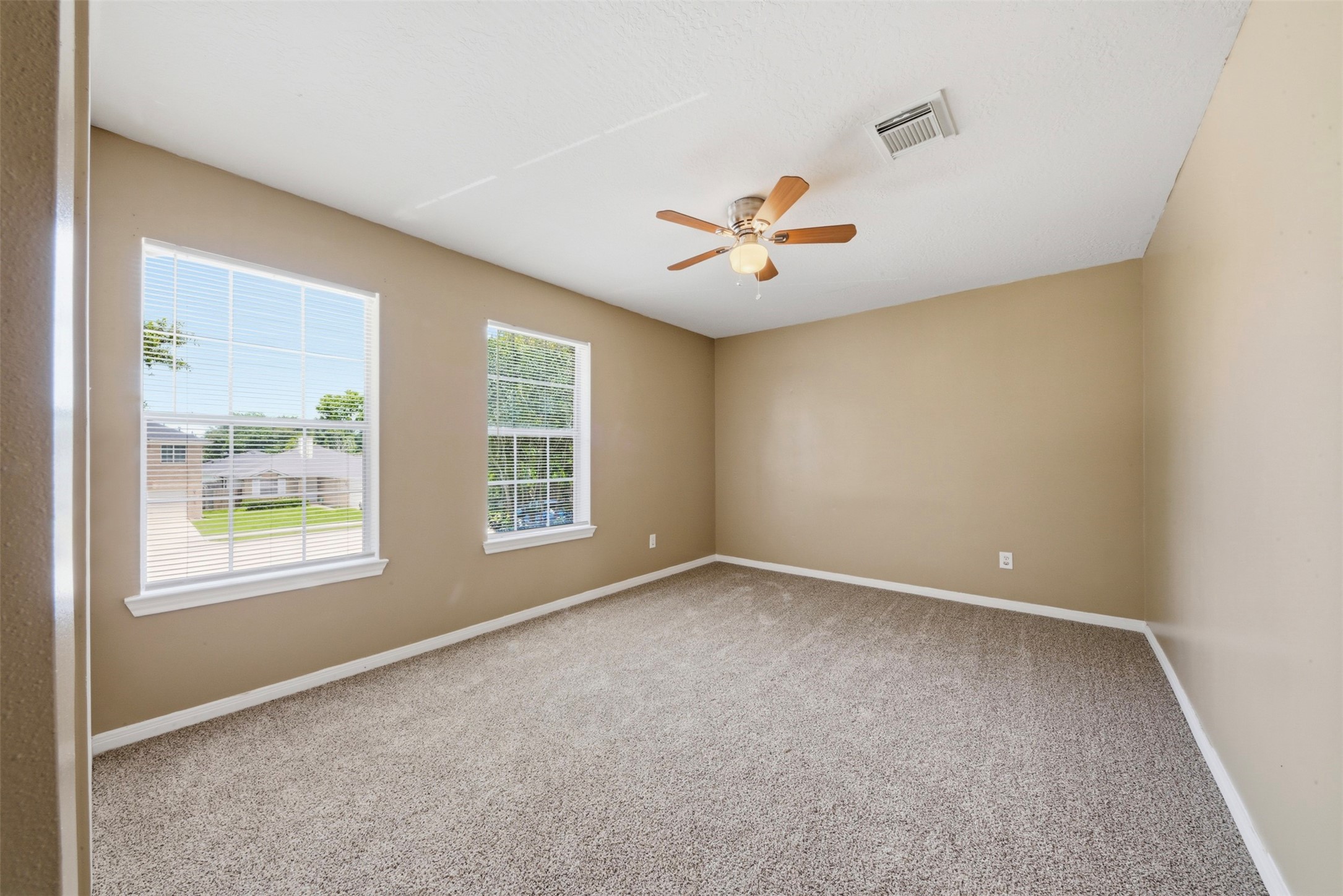 14607 Alanna Lagoon Court Property Photo 19
