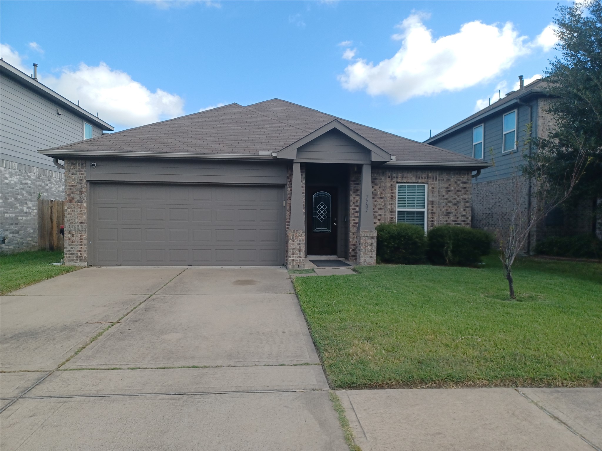 7707 Retama Terrace Lane Property Photo 1