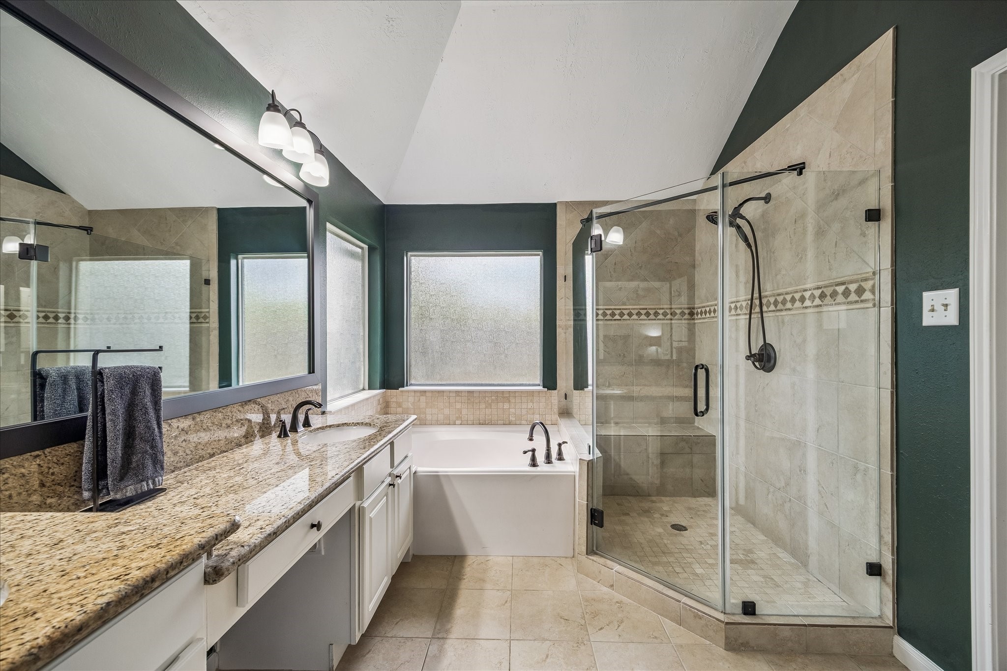 891 Victoria Lakes Drive Property Photo 17