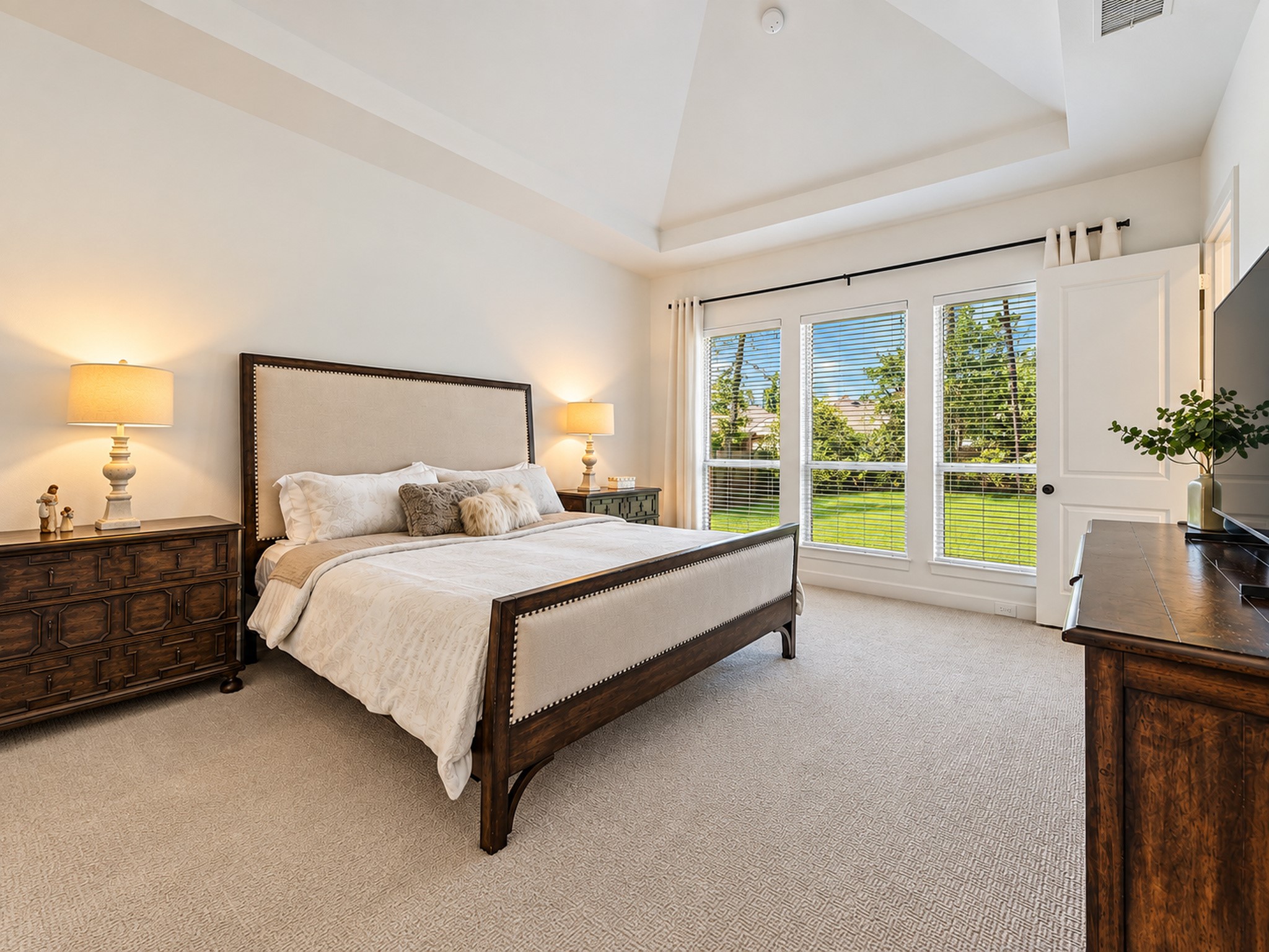 607 Starlit Sky Court Property Photo 25