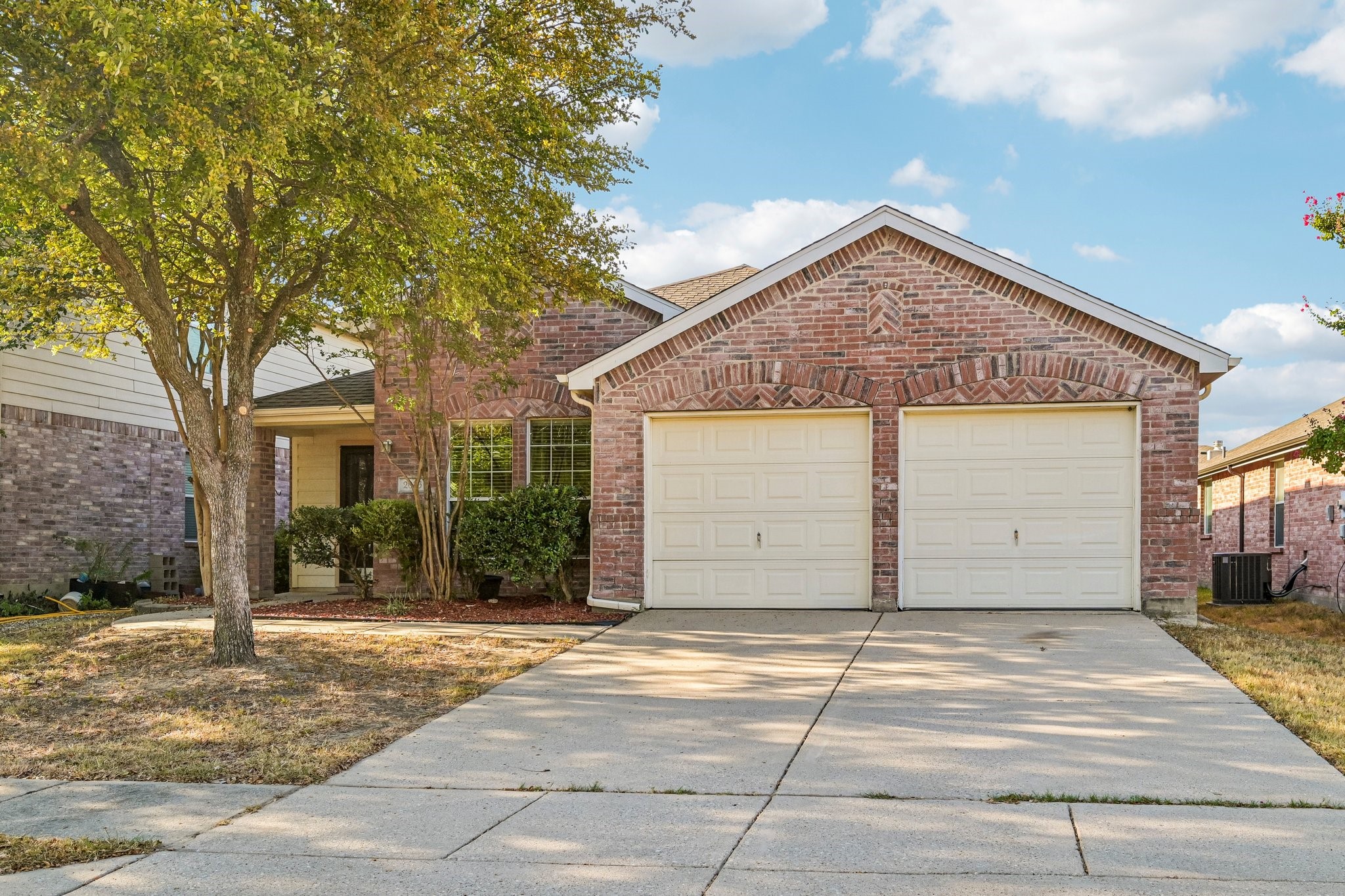 2033 Tanur Cascade Drive Property Photo 1