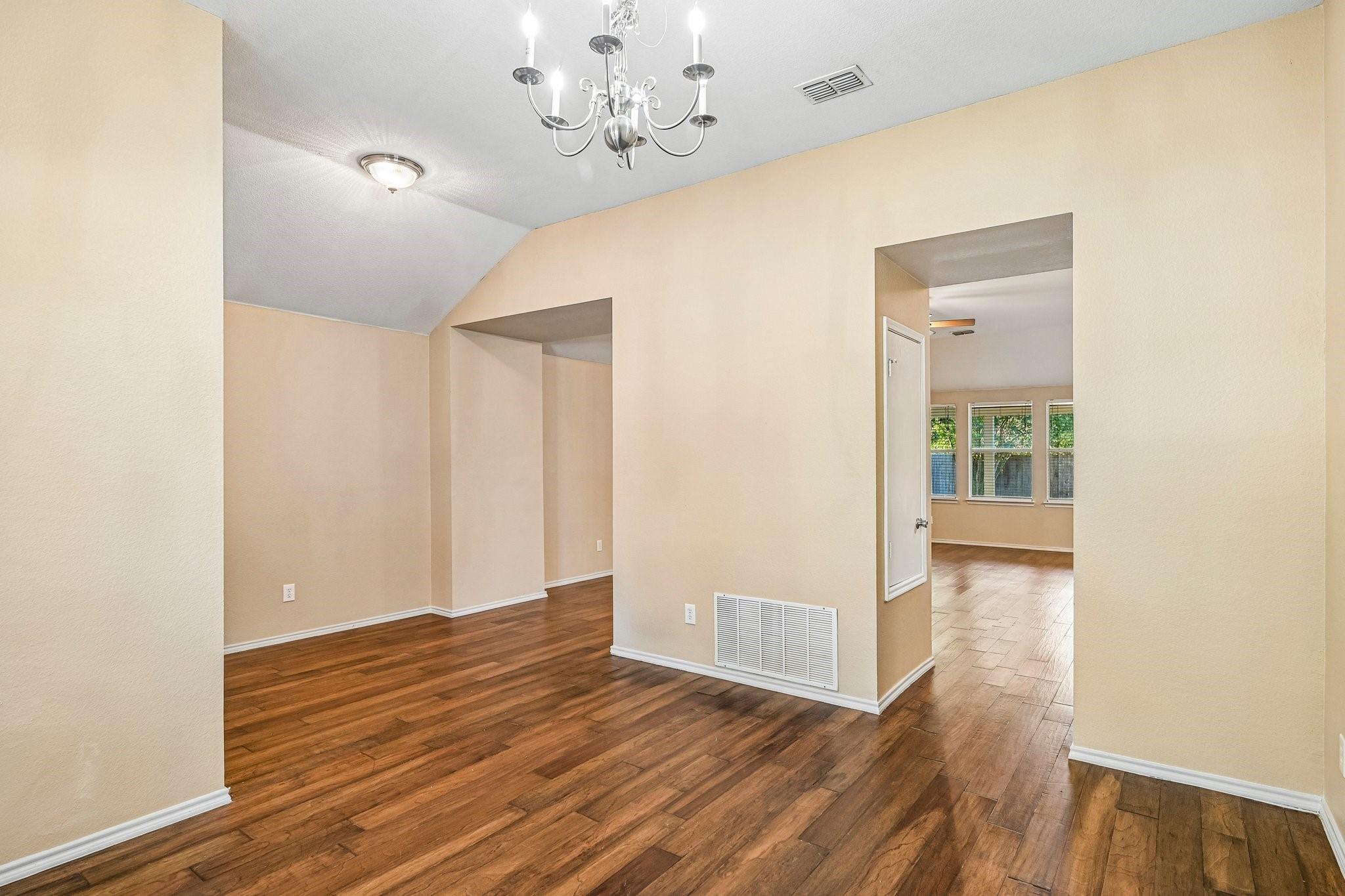 2033 Tanur Cascade Drive Property Photo 7