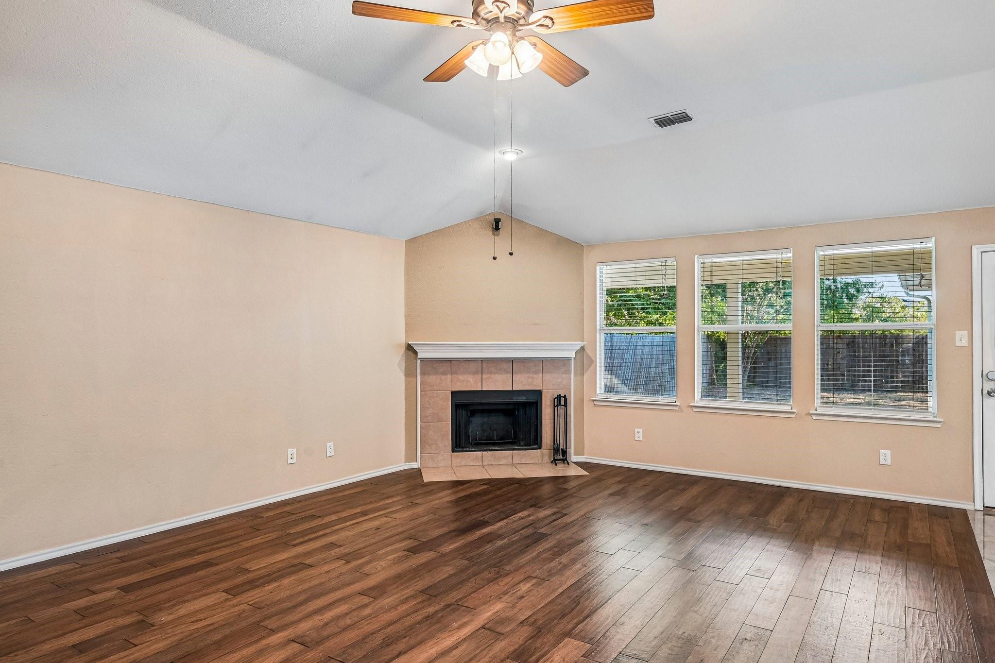 2033 Tanur Cascade Drive Property Photo 9