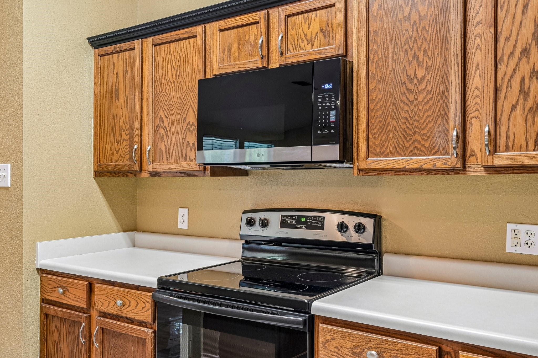 2033 Tanur Cascade Drive Property Photo 18