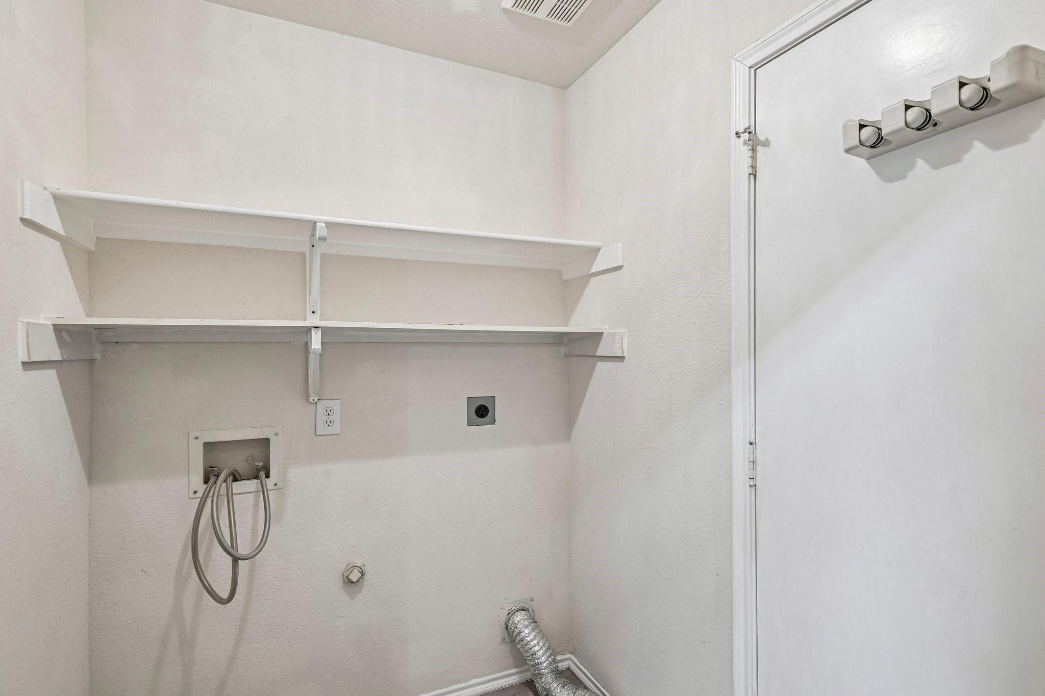 2033 Tanur Cascade Drive Property Photo 19