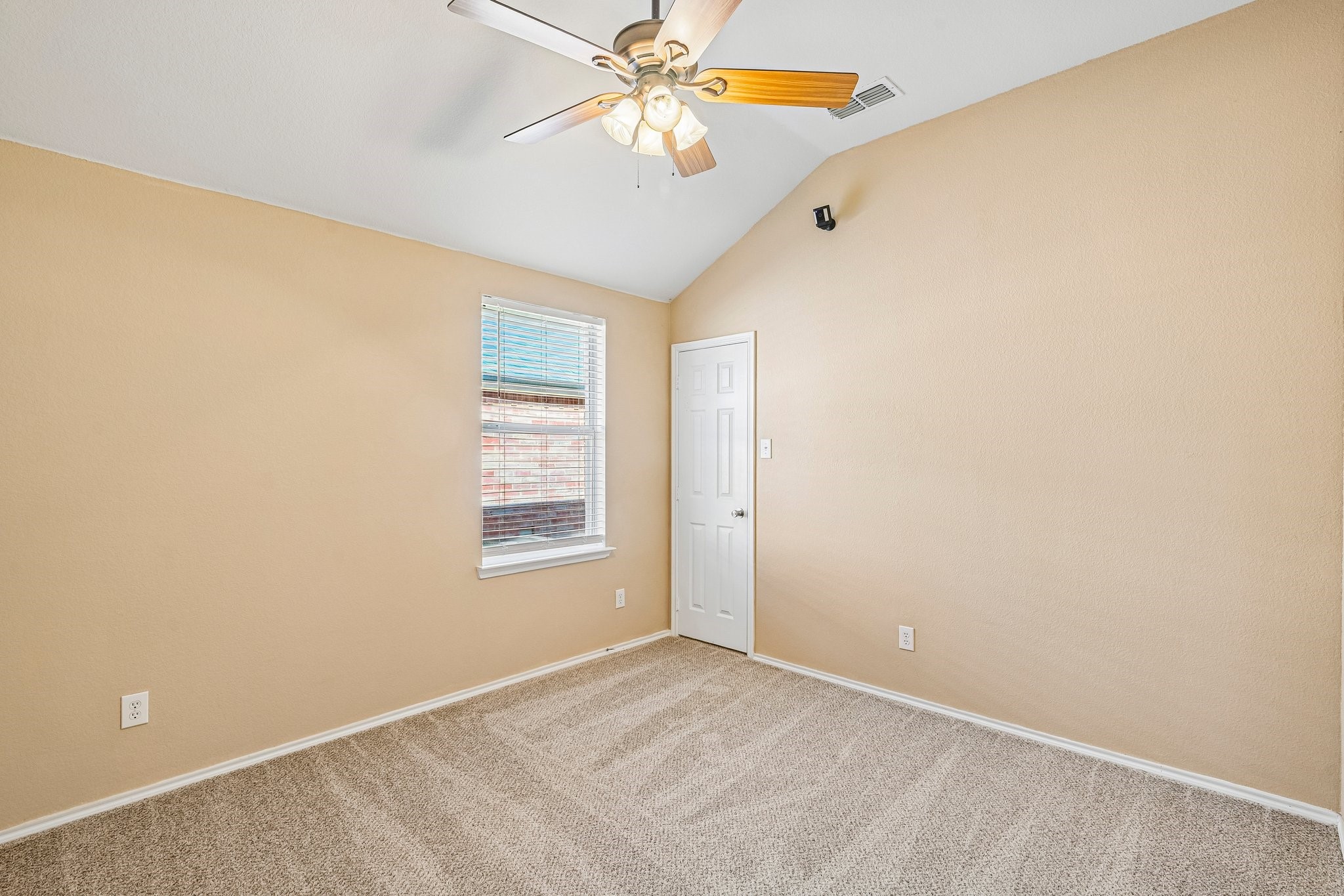 2033 Tanur Cascade Drive Property Photo 20