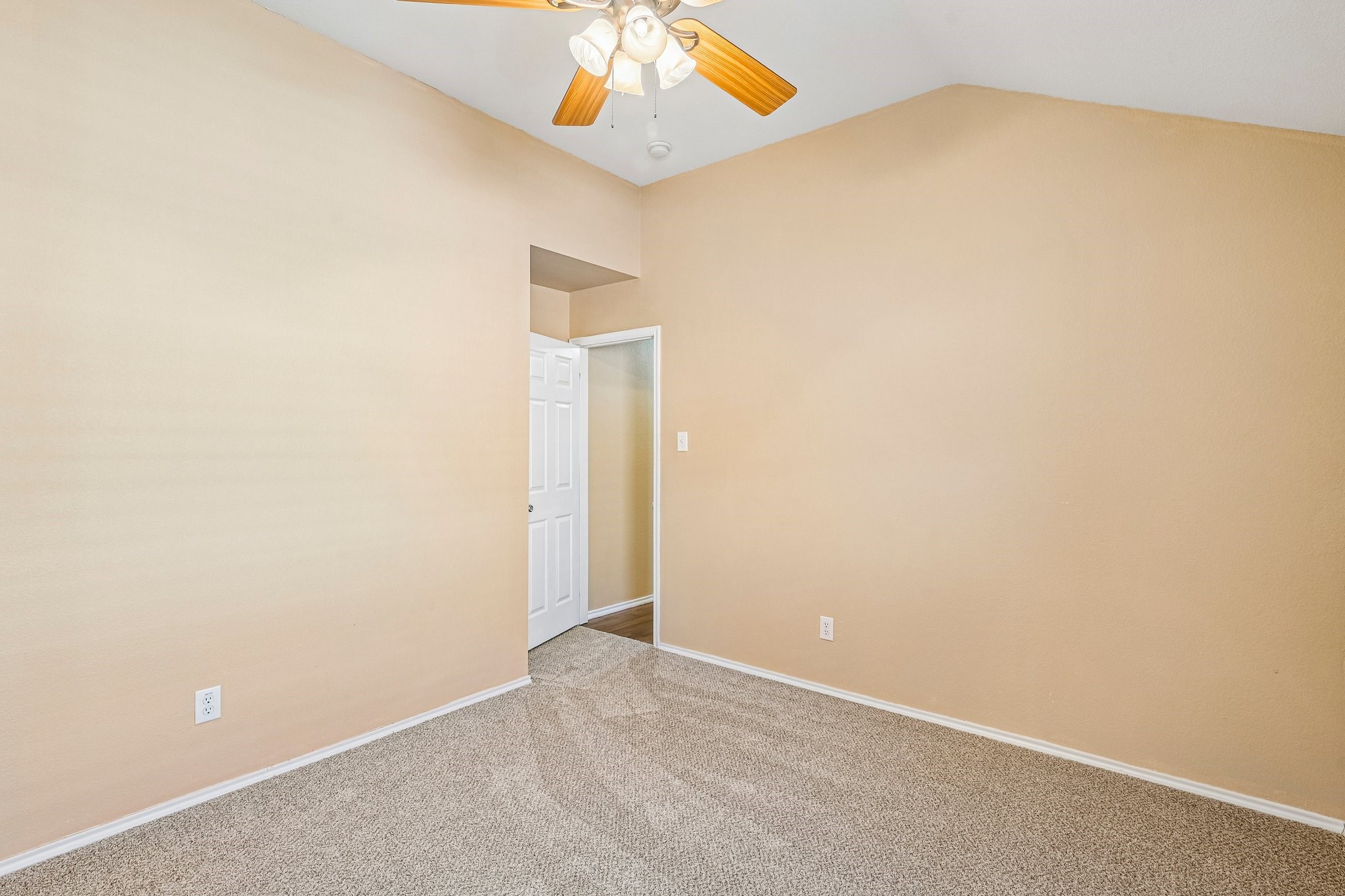 2033 Tanur Cascade Drive Property Photo 21