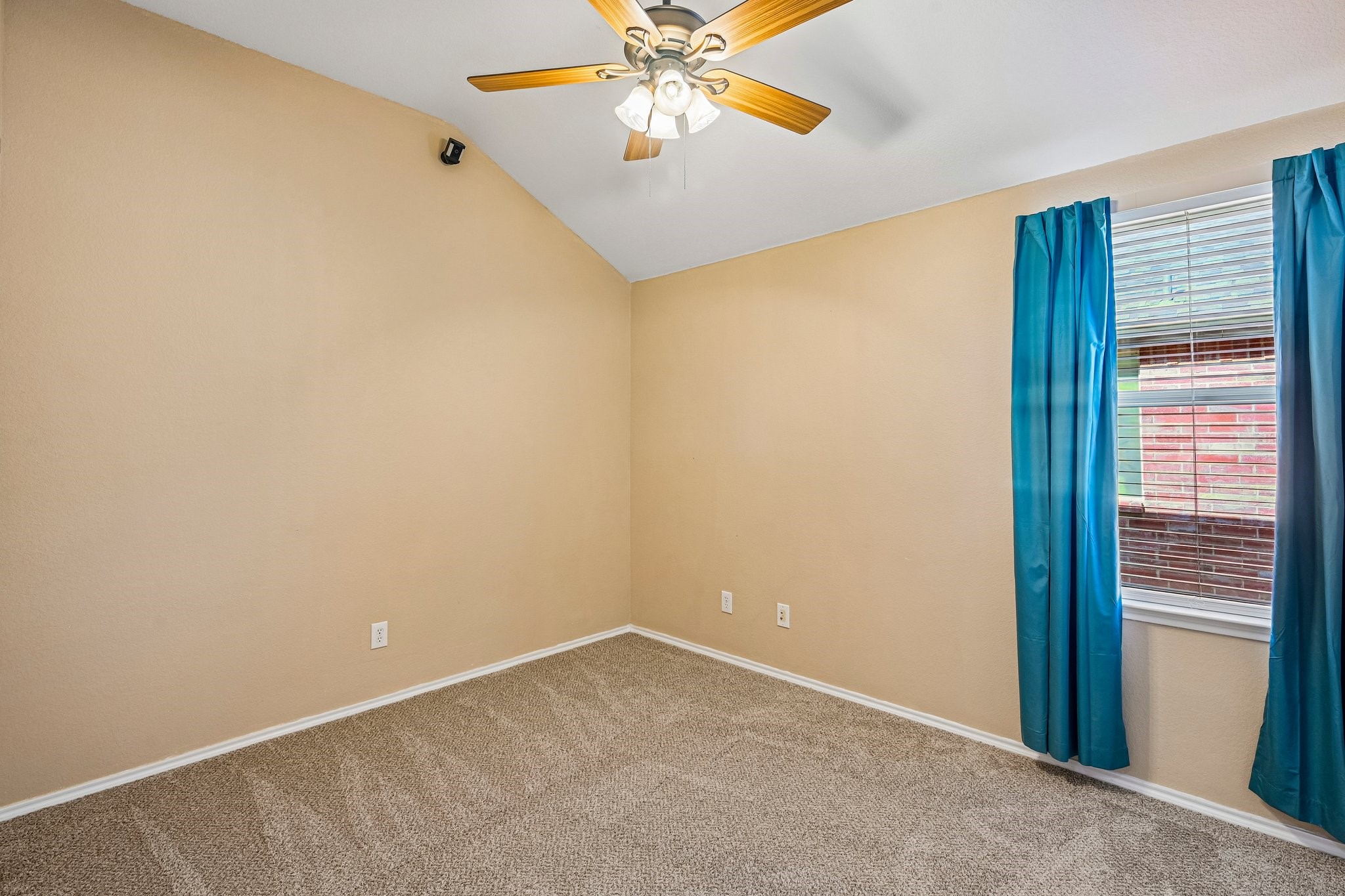 2033 Tanur Cascade Drive Property Photo 22