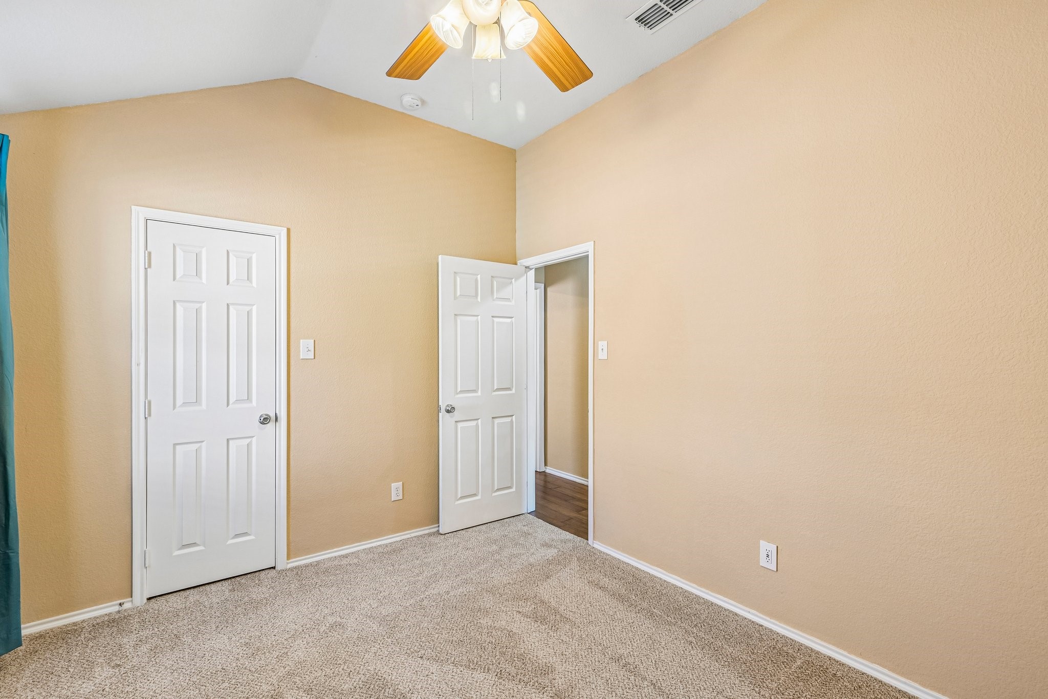 2033 Tanur Cascade Drive Property Photo 23
