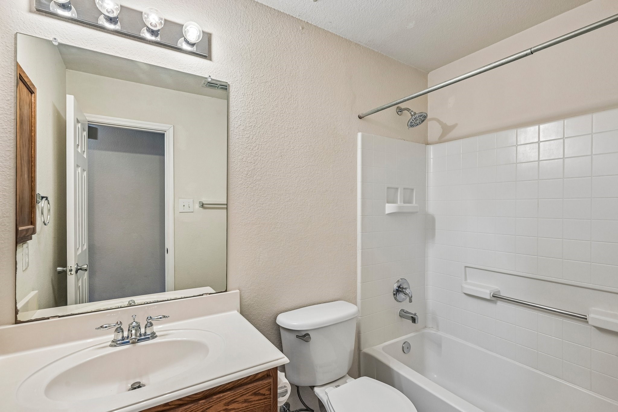 2033 Tanur Cascade Drive Property Photo 24