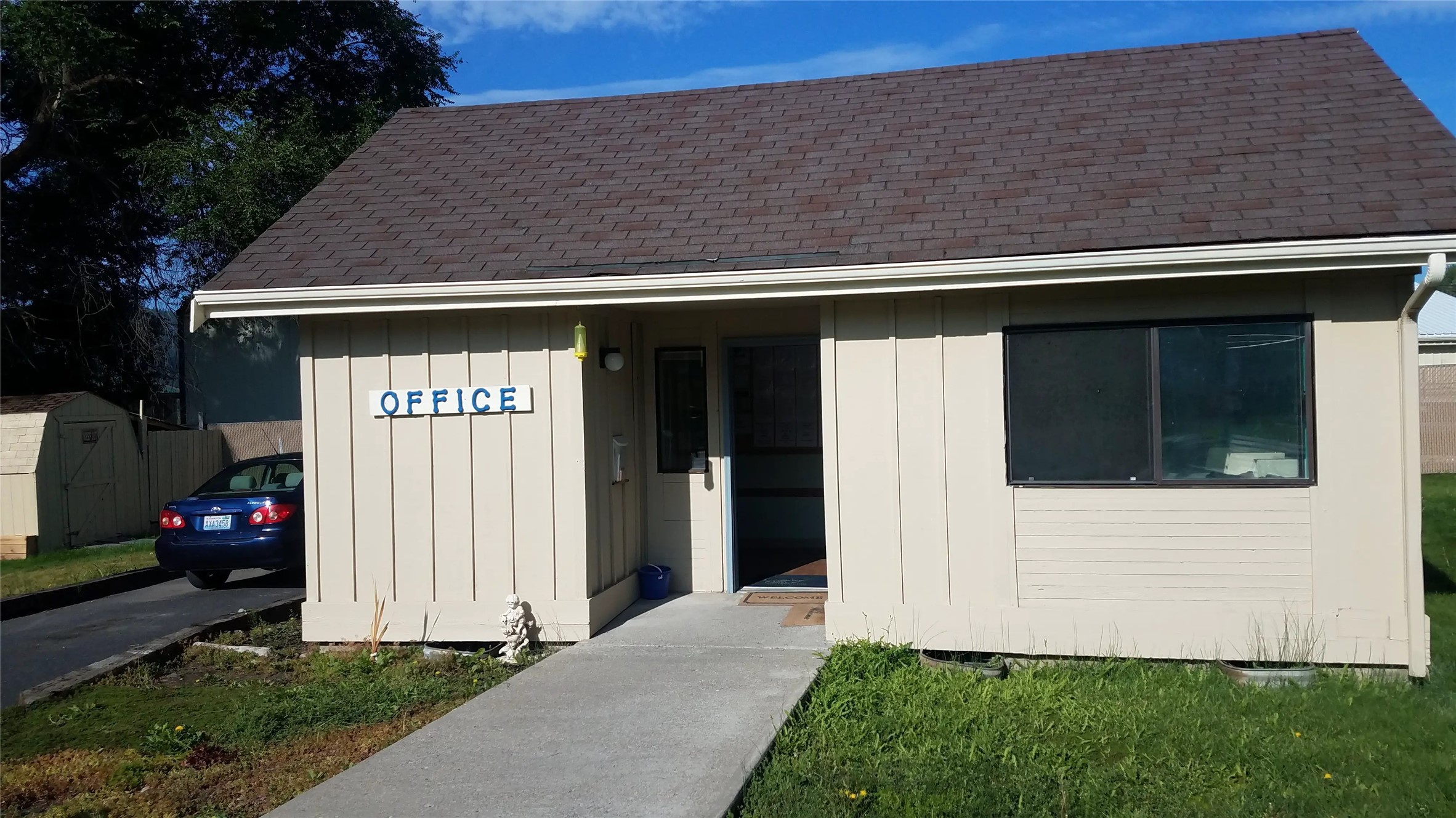 1170 S Elm Street Property Photo 4