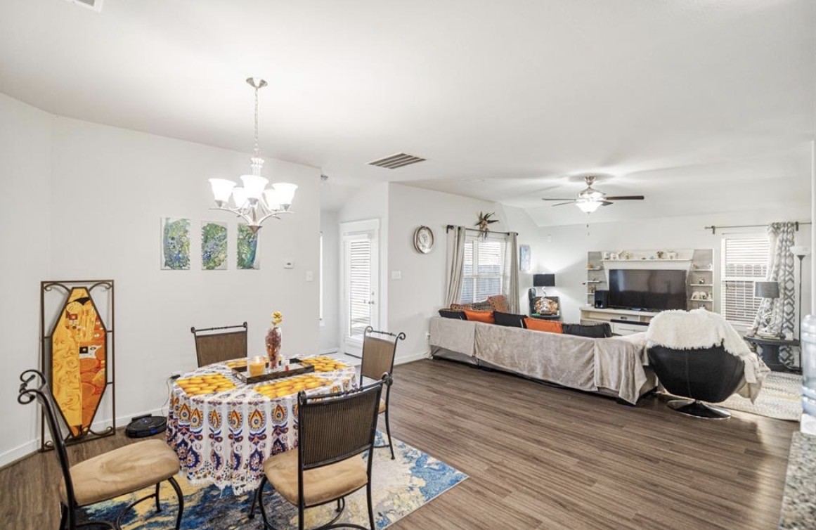 15419 Royce Holly Drive Property Photo 8