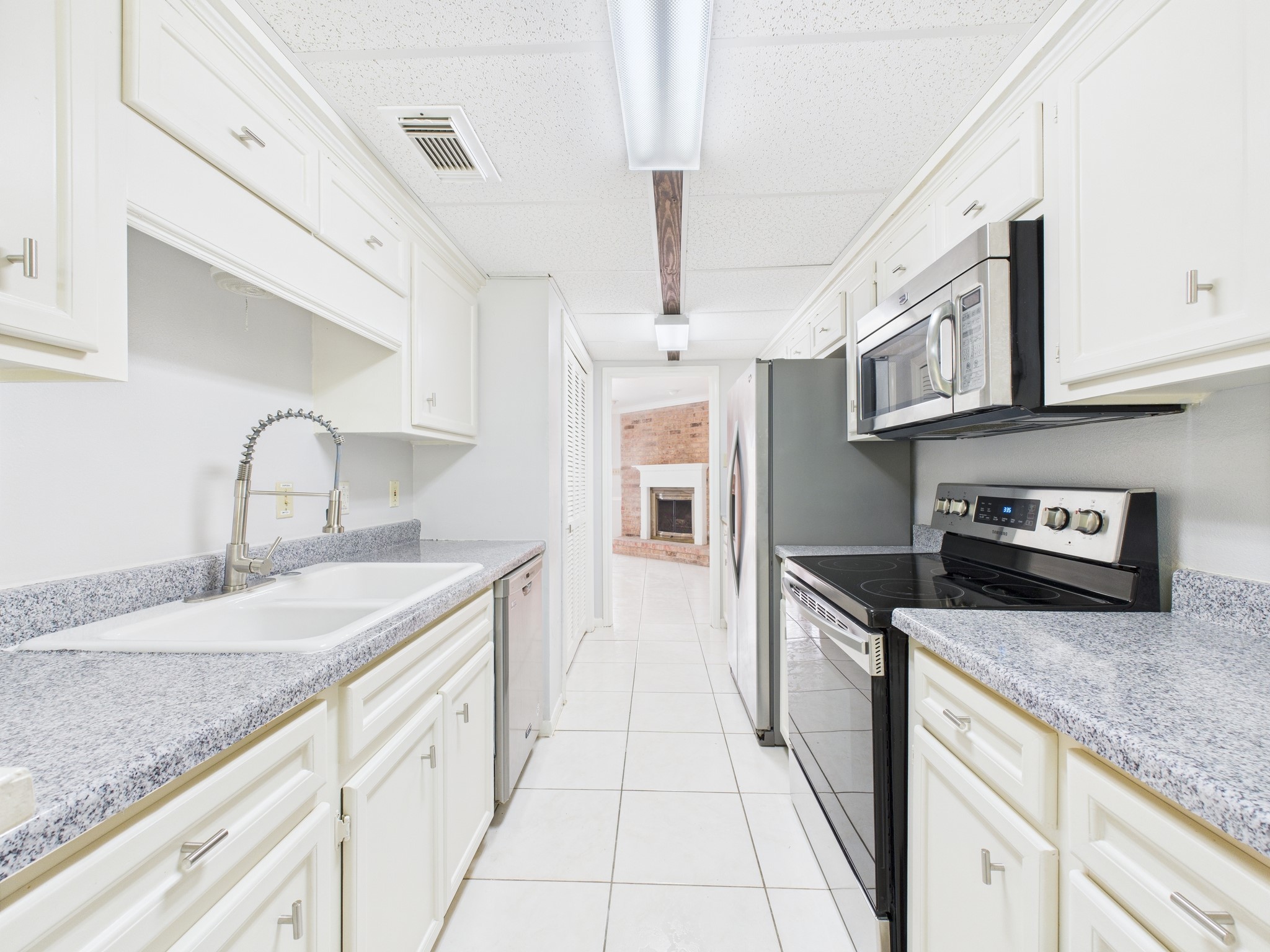 9409 Fondren Road Property Photo 7