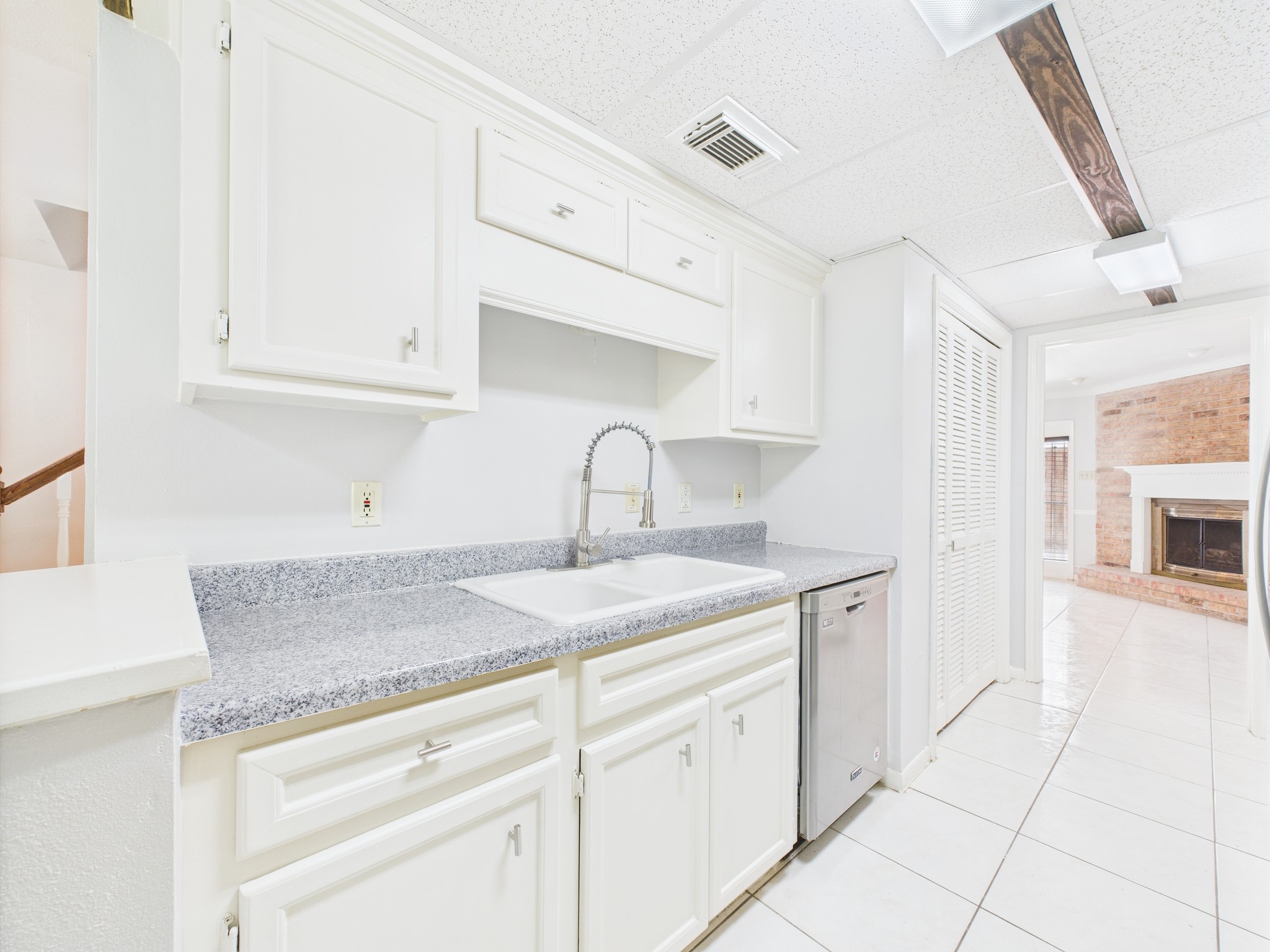 9409 Fondren Road Property Photo 8